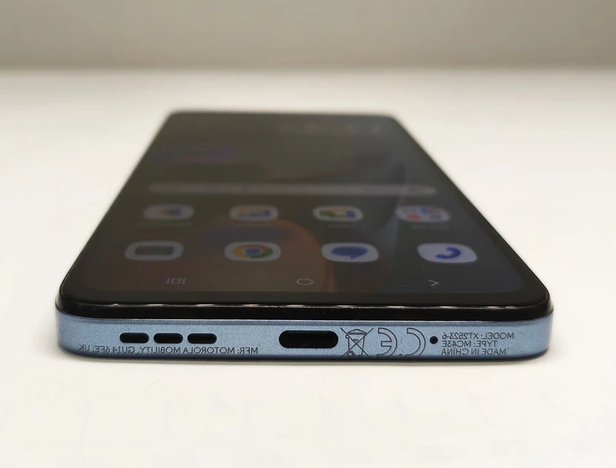 motorola-moto-e15-264gb-stan-11323-2