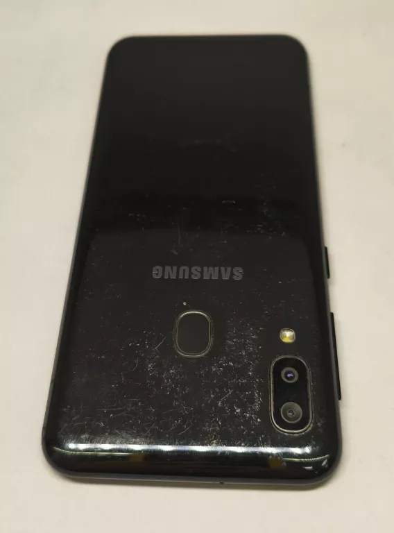 samsung-galaxy-a20e-332-gb-przekatna-ekranu-580