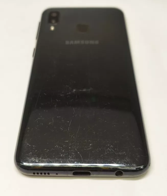 samsung-galaxy-a20e-332-gb-wbudowana-pamiec-202869-214197