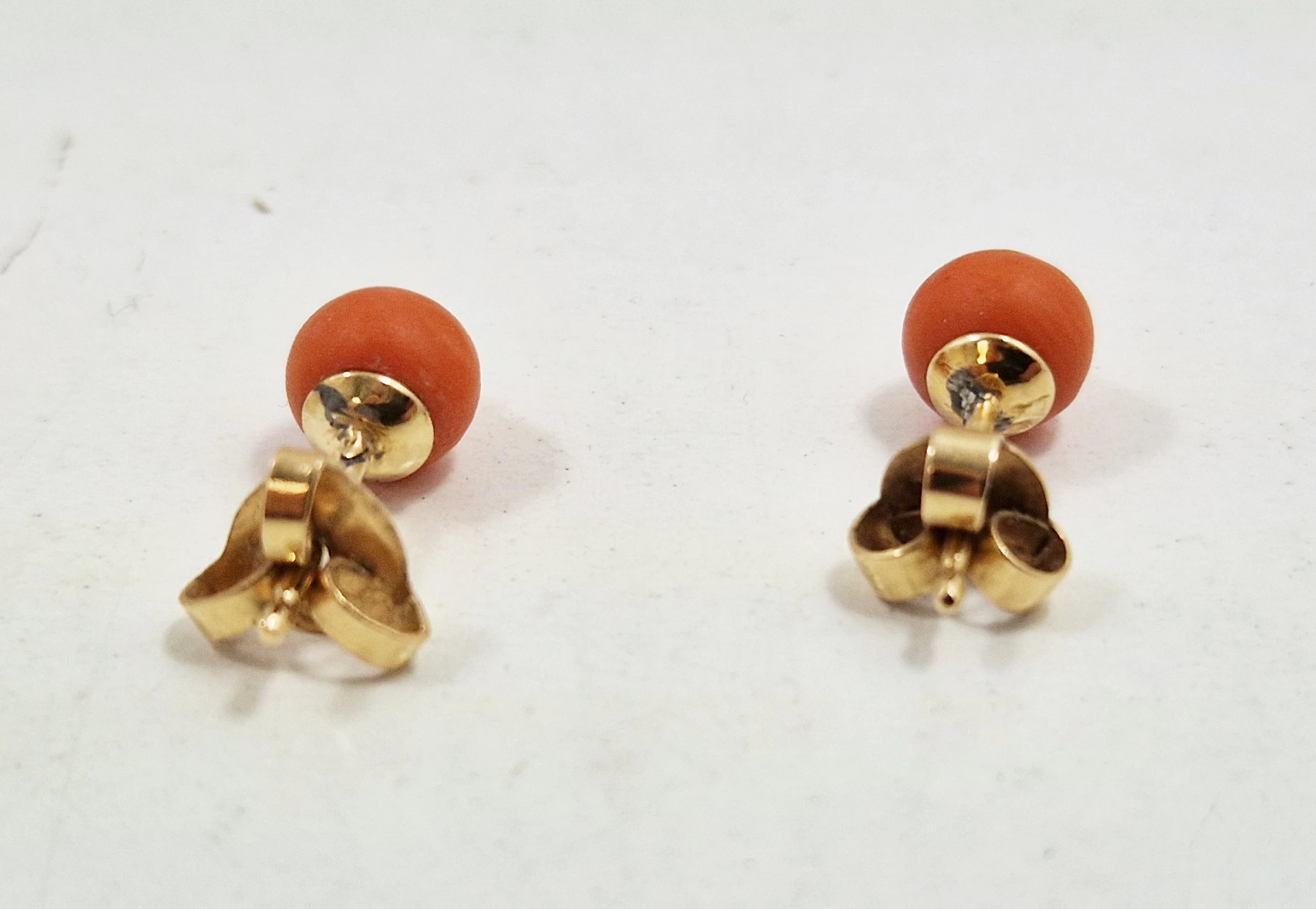 zlote-kolczyki-750-132-g-koral-material-15835-2