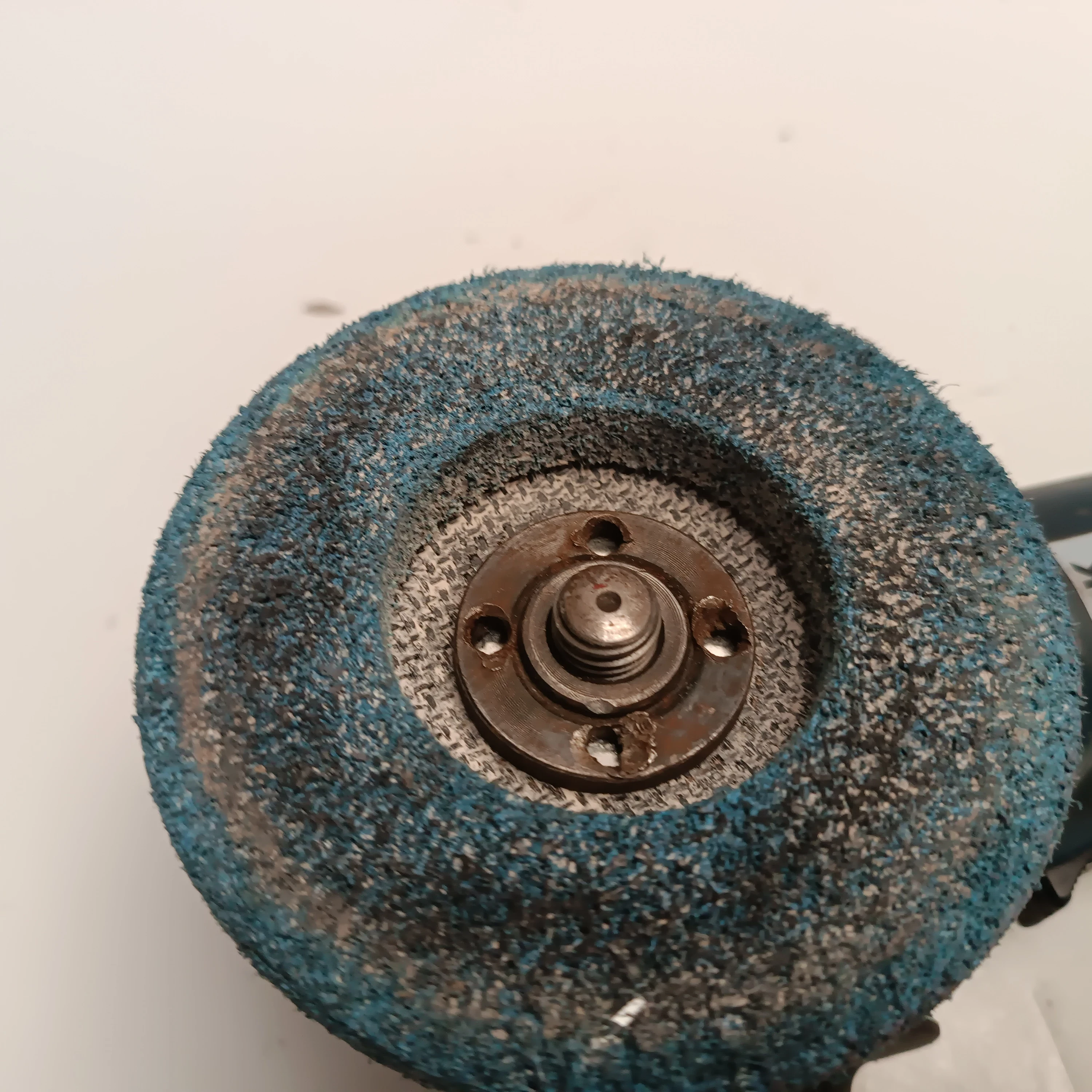 szlifierka-katowa-bosch-gws-11-125-zawiera-baterie-250685-2006717