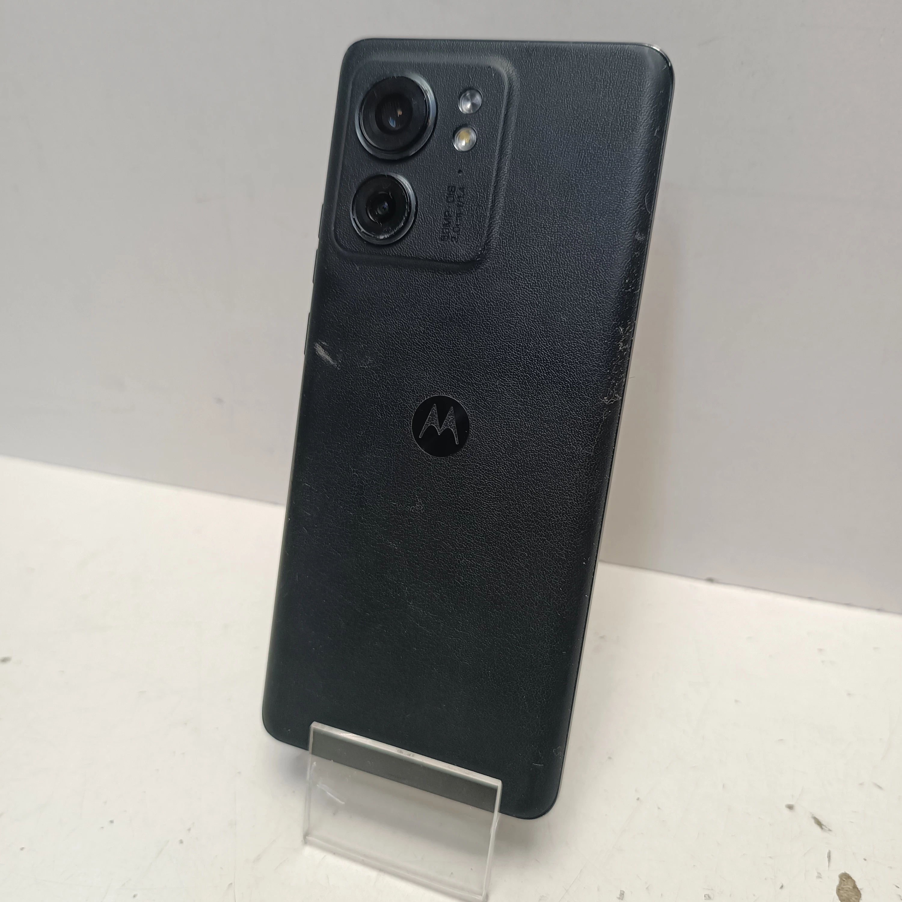 telefon-motorola-edge-40-zbity-ekran-8256gb-przekatna-ekranu-655