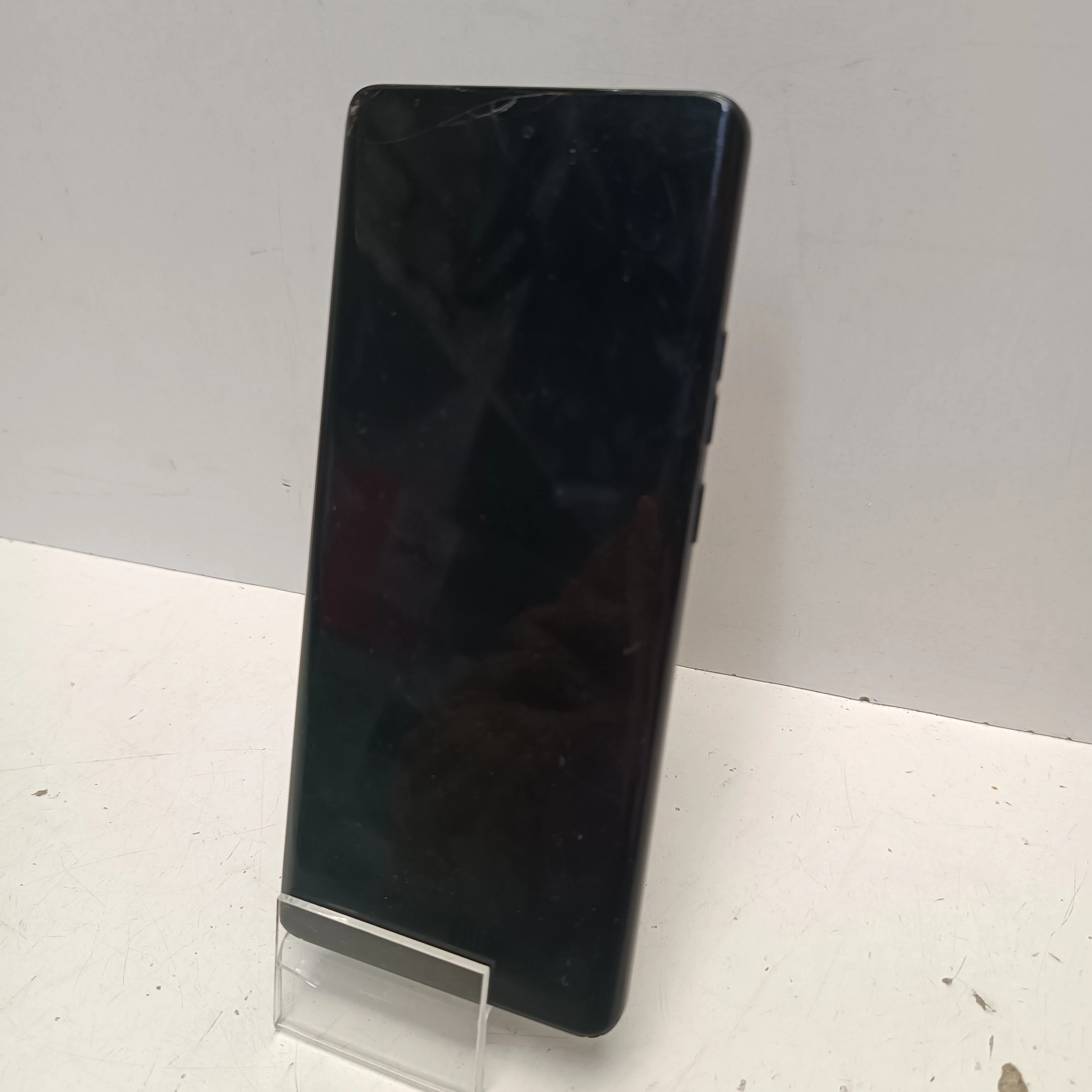 telefon-motorola-edge-40-zbity-ekran-8256gb-typ-202685-212929