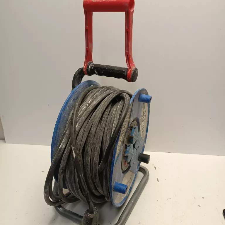 przedluzacz-bebnowy-brennenstuhl-garant-ip44-40m-stan-11323-2