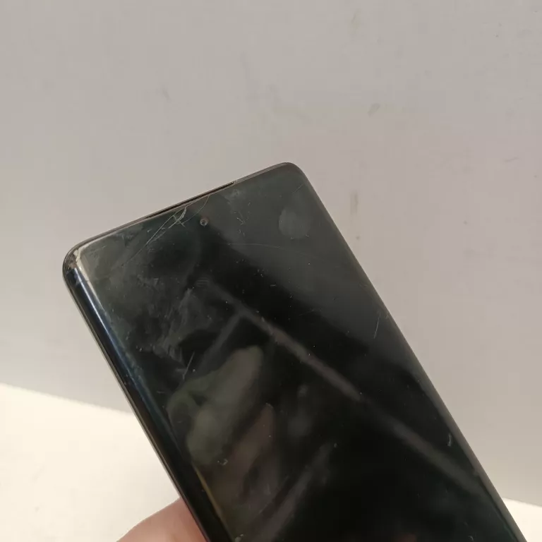 telefon-motorola-edge-40-zbity-ekran-8256gb-kod-producenta-pay40006pl