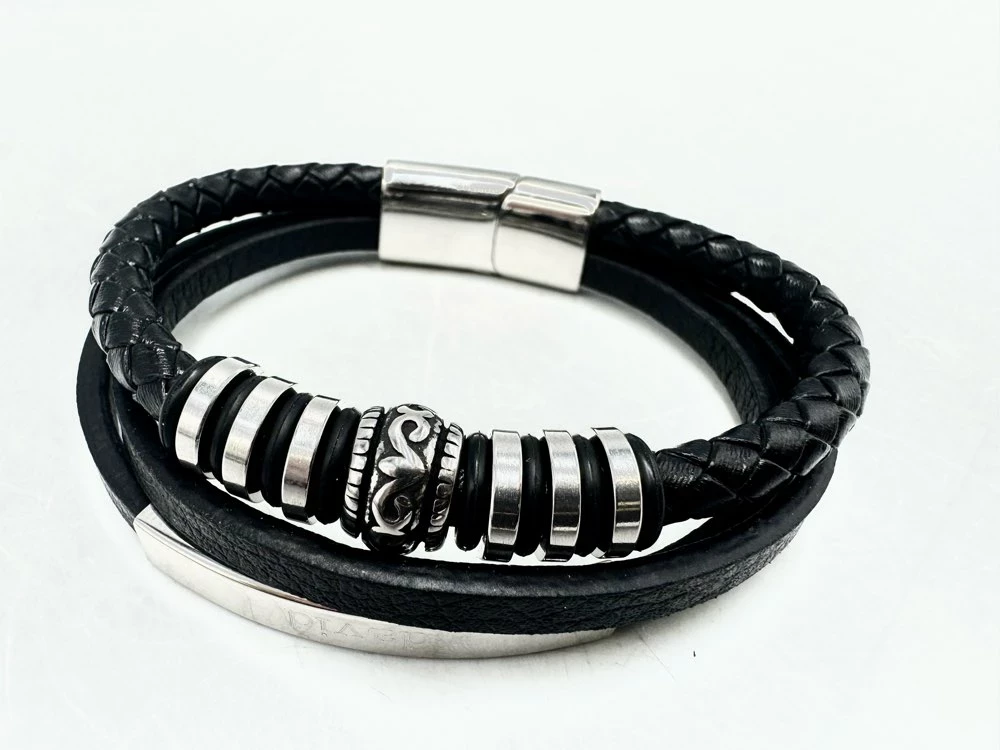 personalizowana-bransoletka-meska-skorzana-david-bronowicka-80-krakow