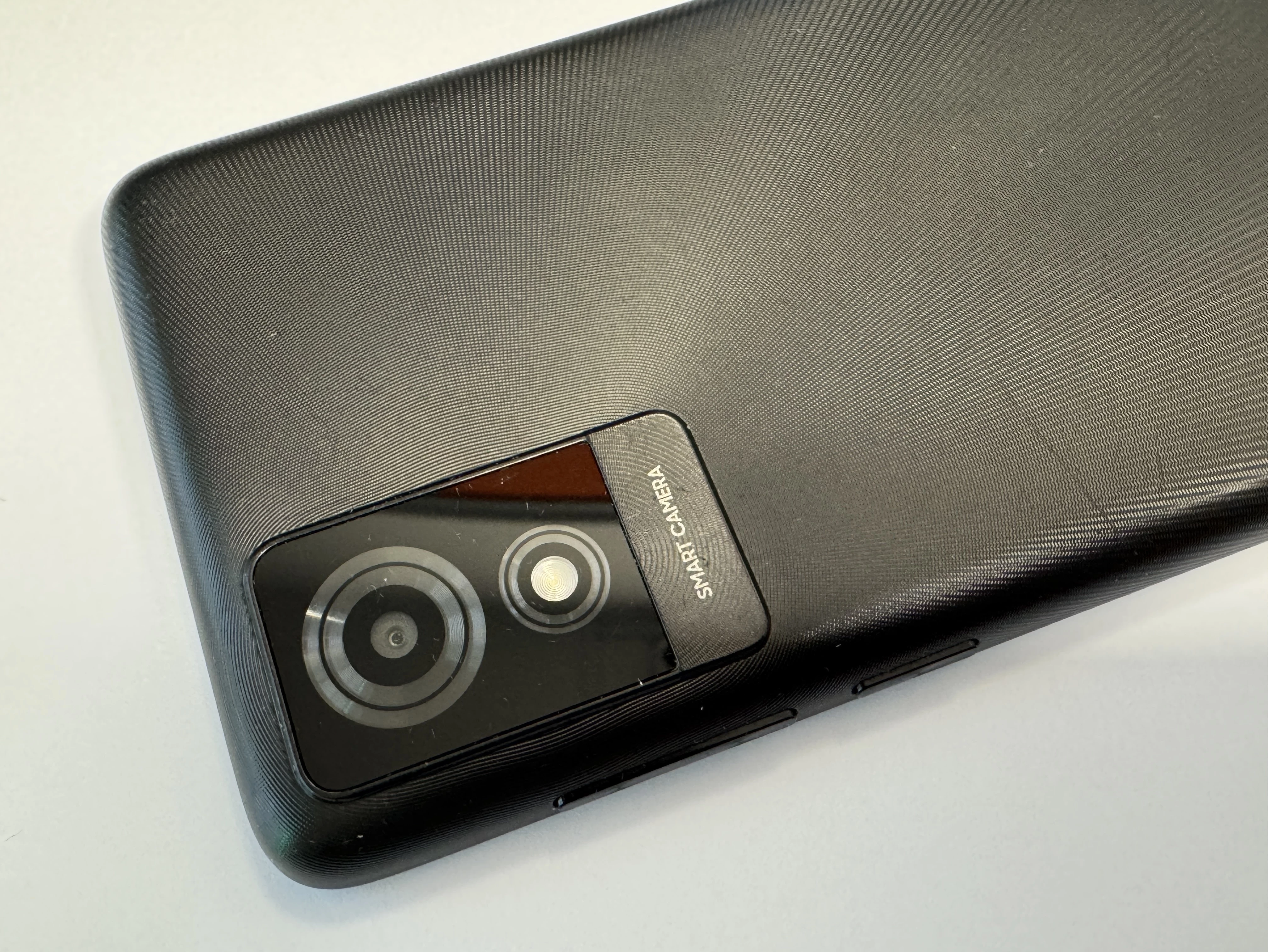 telefon-tcl-501-stan-11323-2