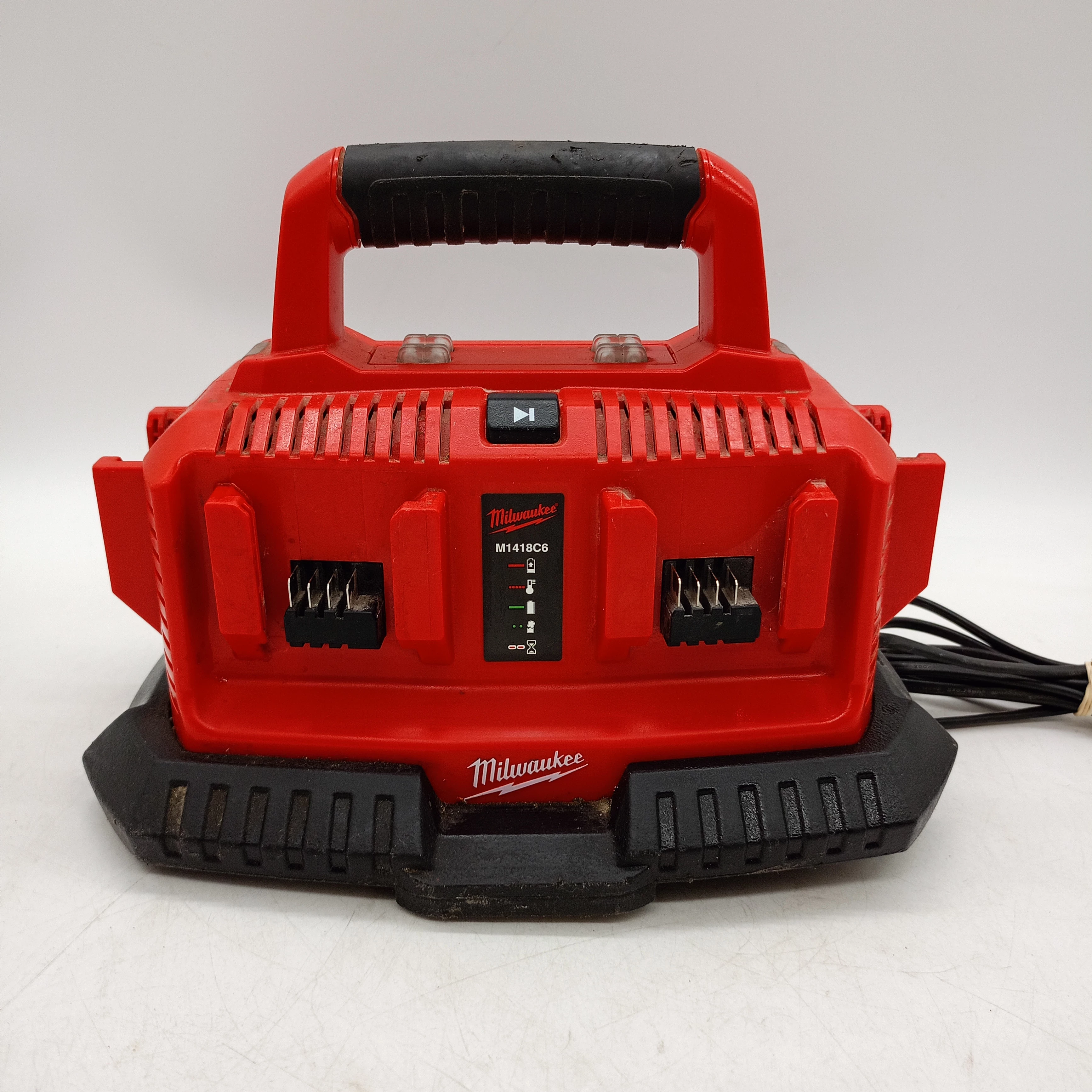 ladowarka-milwaukee-m1418c6-sikorskiego-1-starogard-gdanski