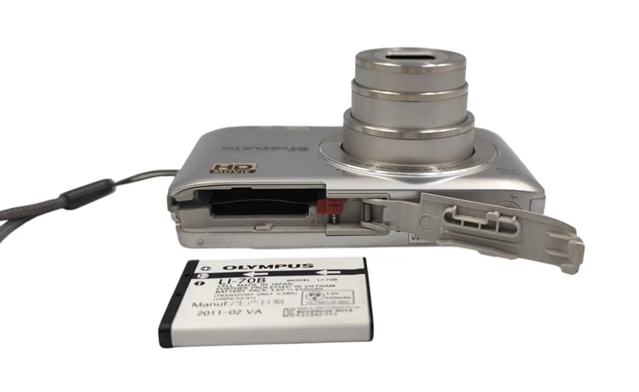 aparat-kompaktowy-olympus-vg-120-srebrny-ladowarka-marka-248811-1953111