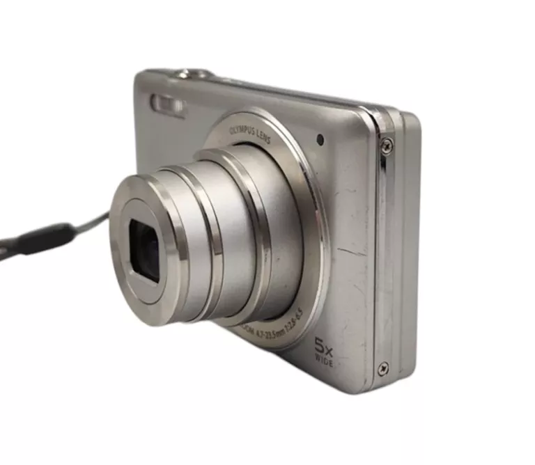 aparat-kompaktowy-olympus-vg-120-srebrny-ladowarka-model-vg-120