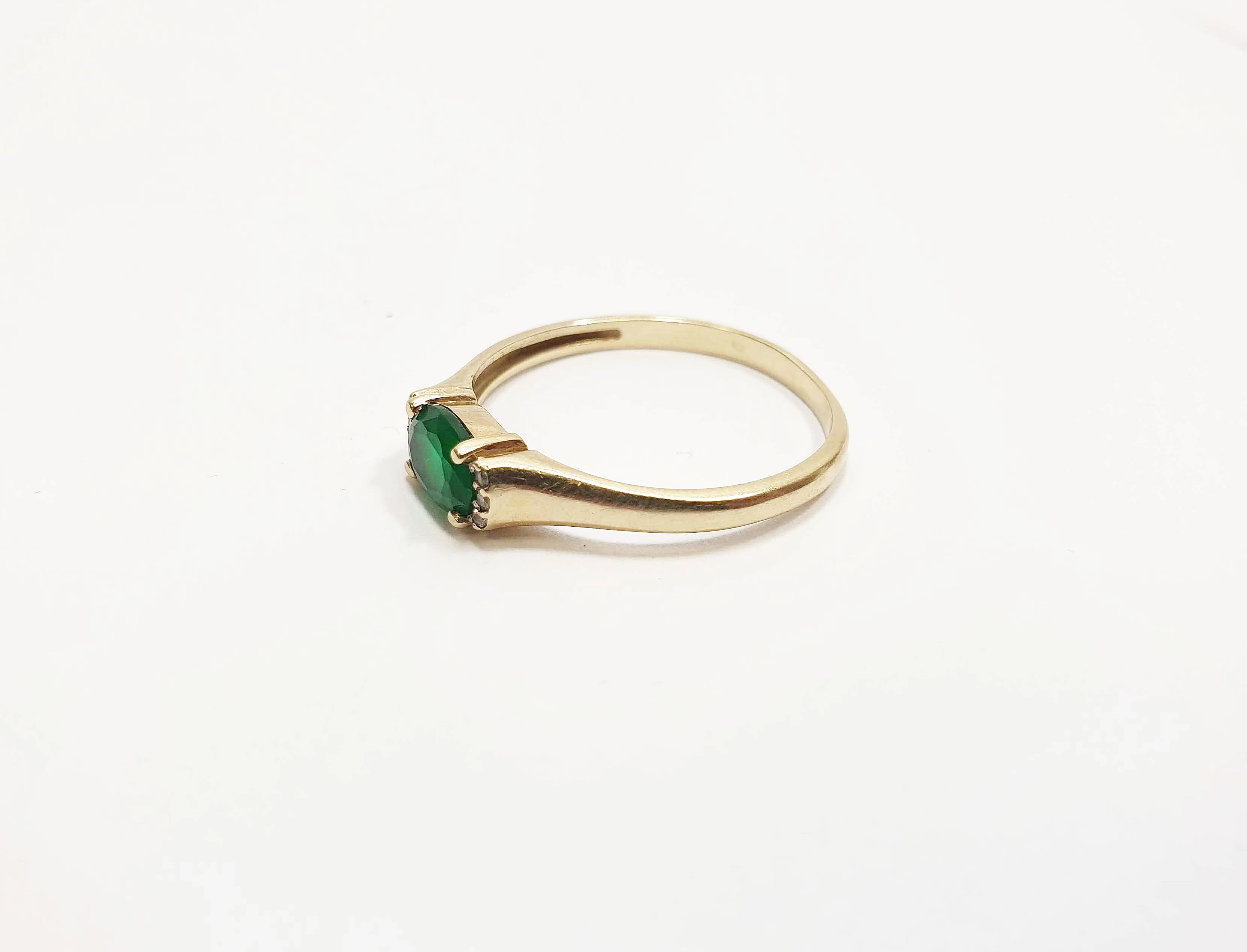 zloty-pierscionek-z-zielonym-oczkiem-333-157-g-r-20-rodzaj-2205-16