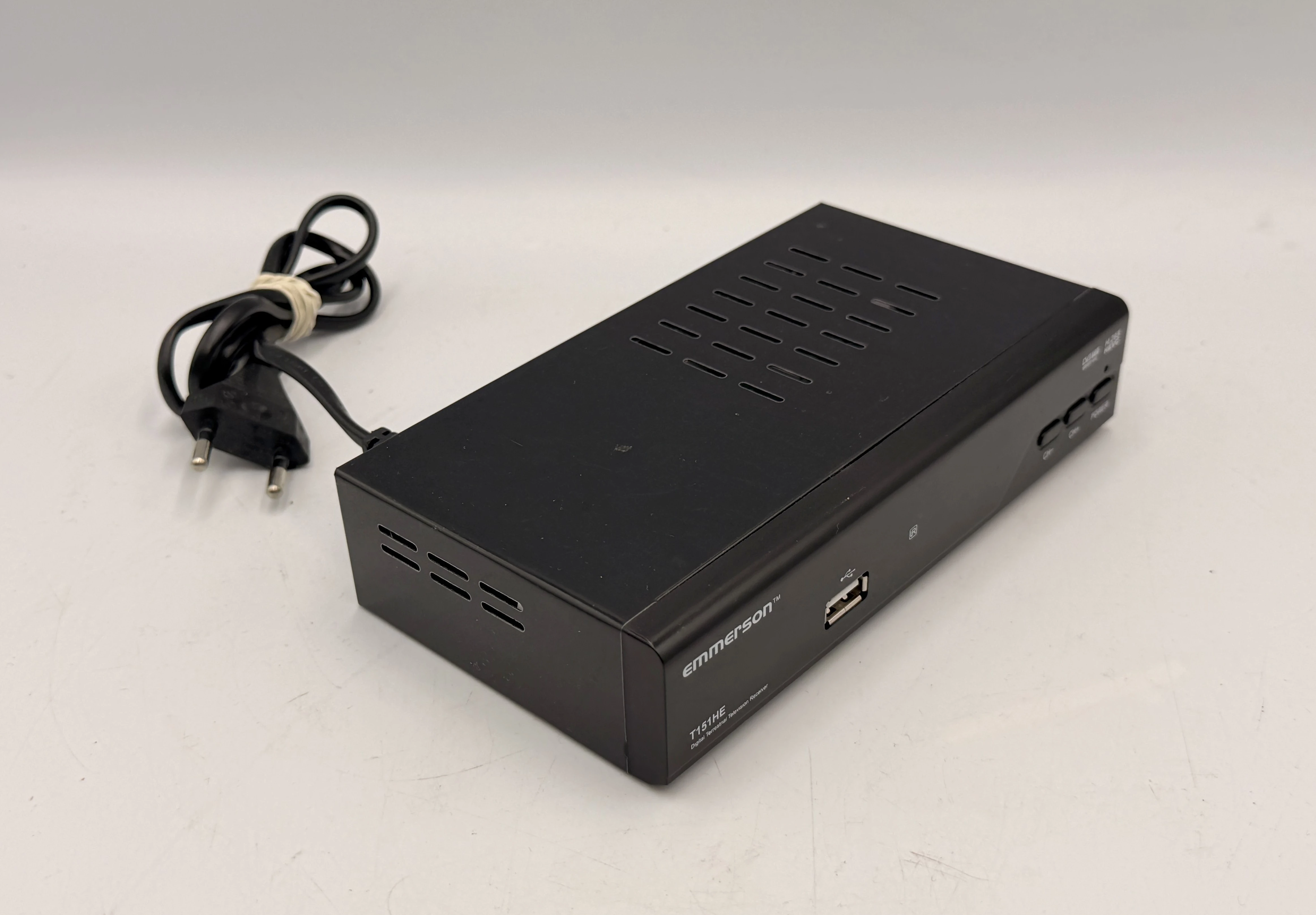 dekoder-dvb-t2-emmerson-model-t151he