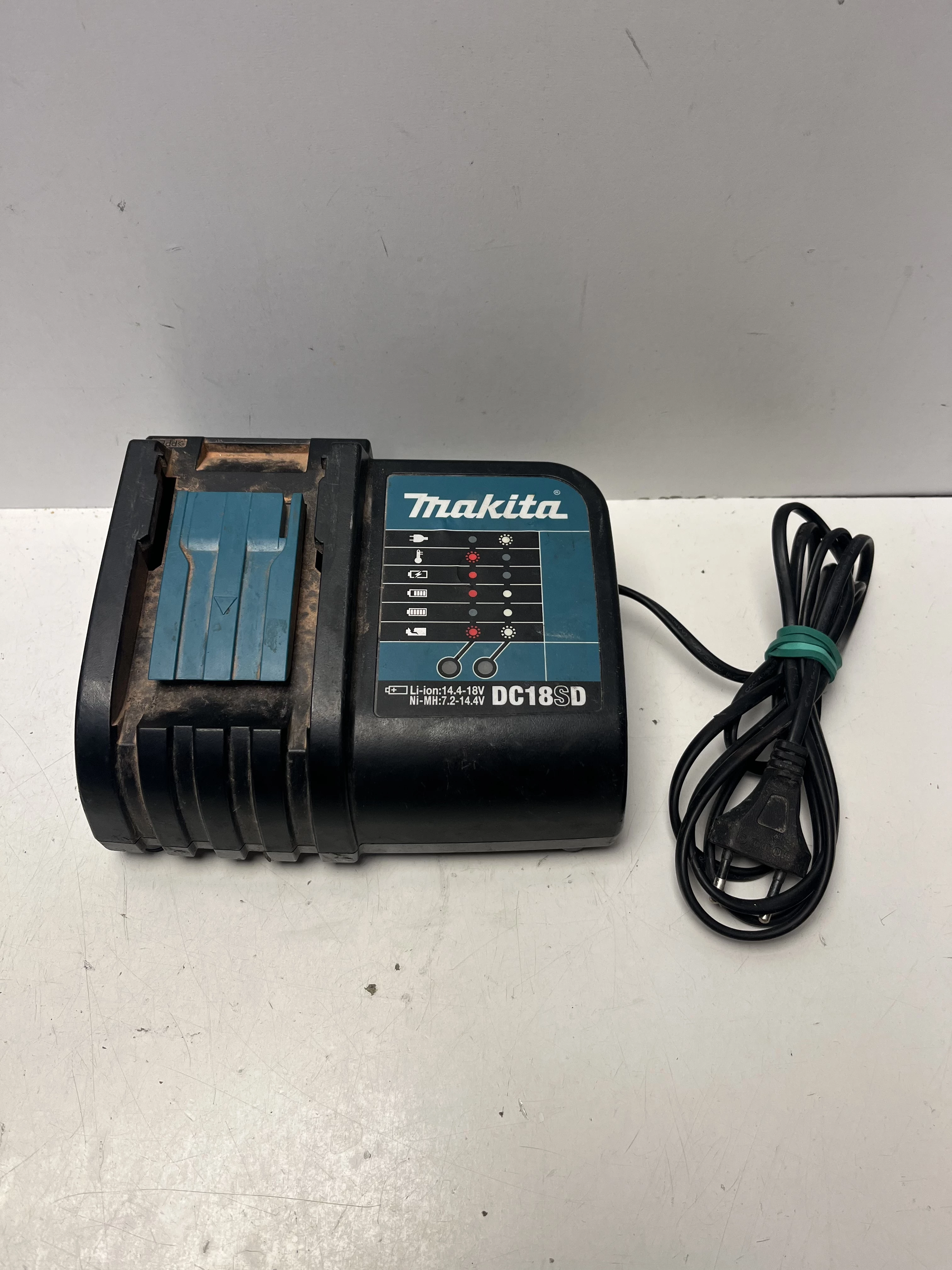 ladowarka-makita-dc18sd-osiedle-teatralne-3u15-krakow