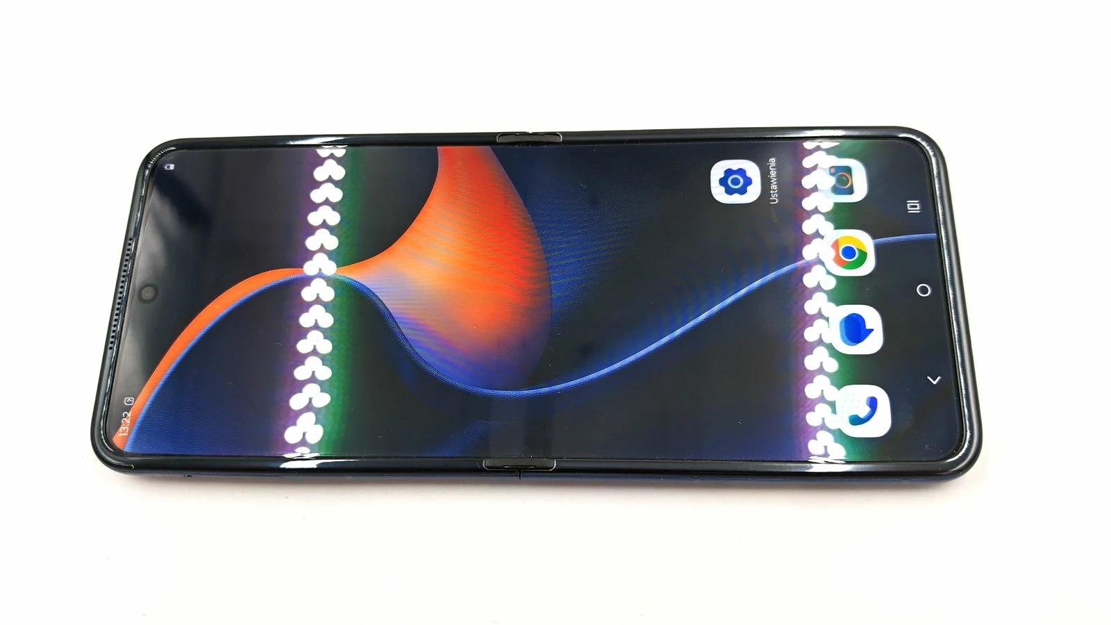 telefon-motorola-razr-60-8256-ean-gtin-840023296345