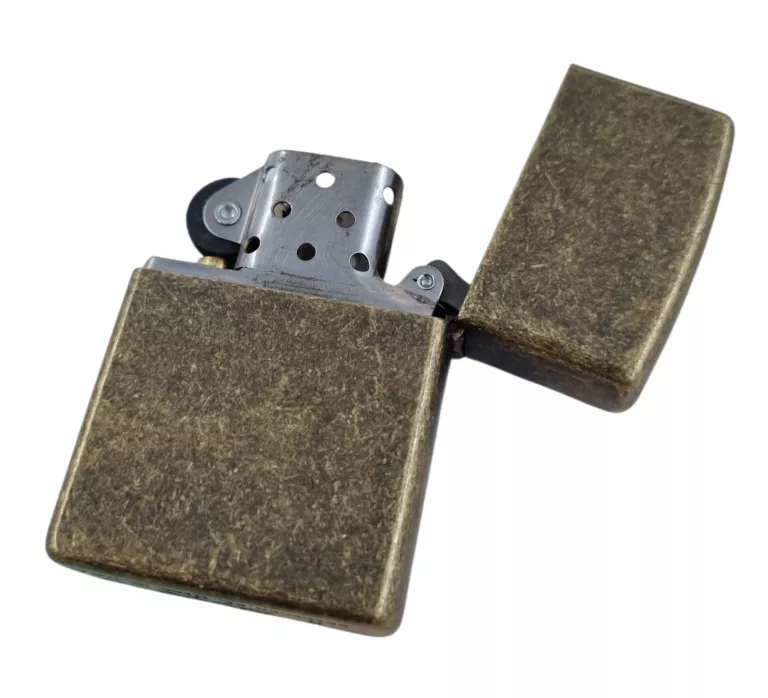 zapalniczka-zippo-brass-yggdrasil-drzewo-zycia-wysokosc-570