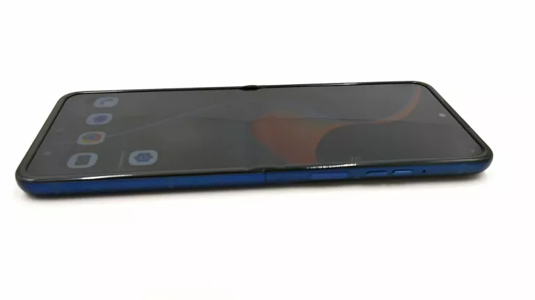 telefon-motorola-razr-60-8256-typ-202685-212929