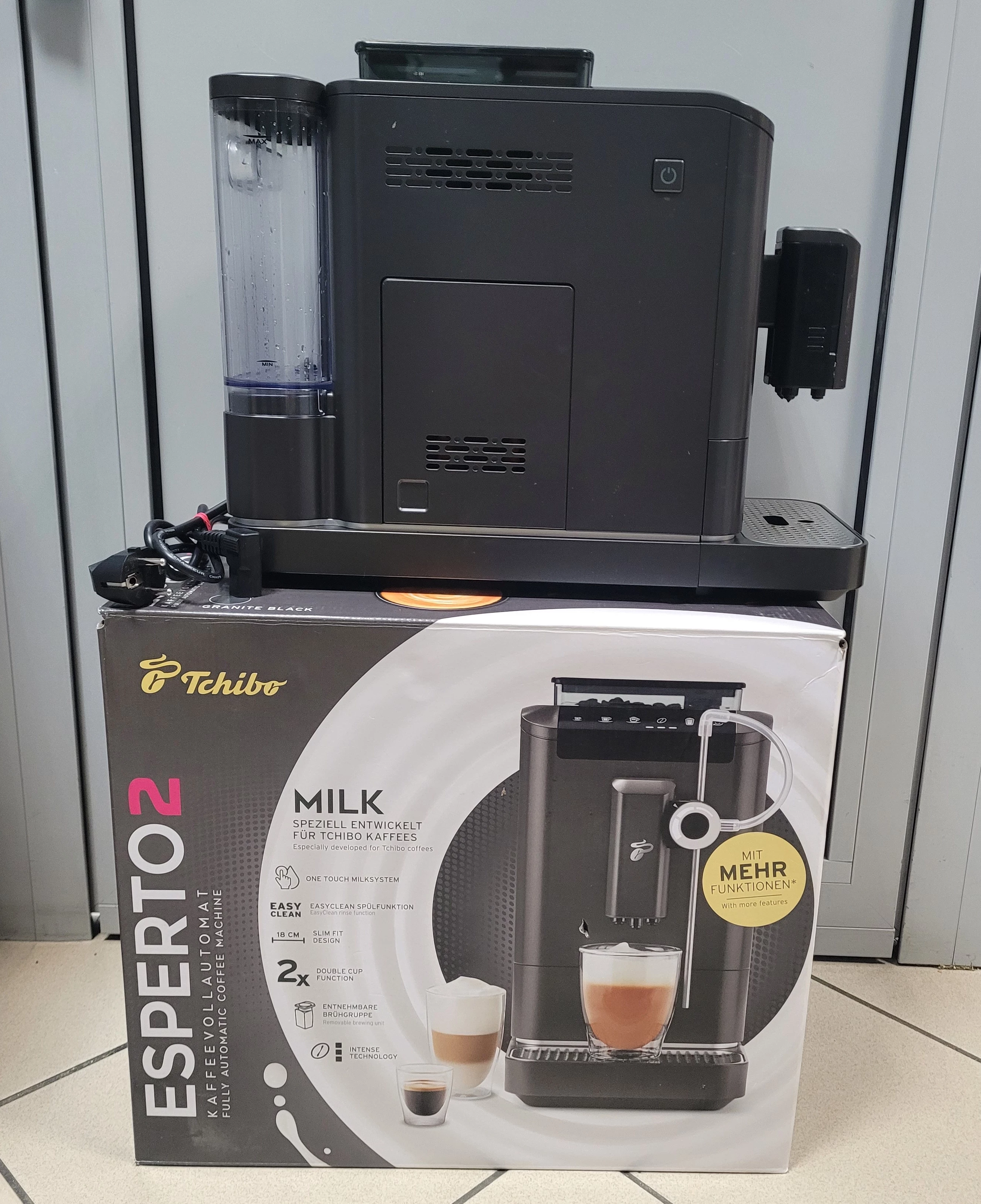 automatyczny-ekspres-tchibo-esperto-2-milk-granite-black-plwolnosci-9-10-sj-sycow