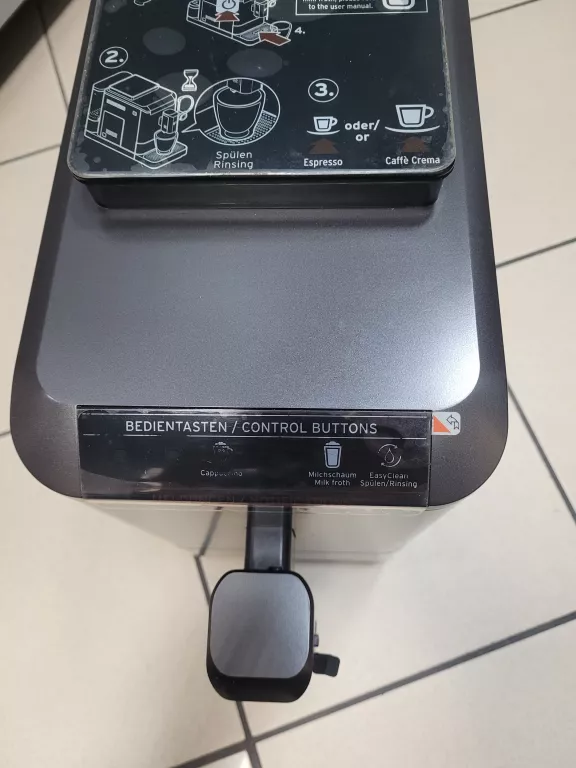 automatyczny-ekspres-tchibo-esperto-2-milk-granite-black-wbudowany-mlynek-596-1