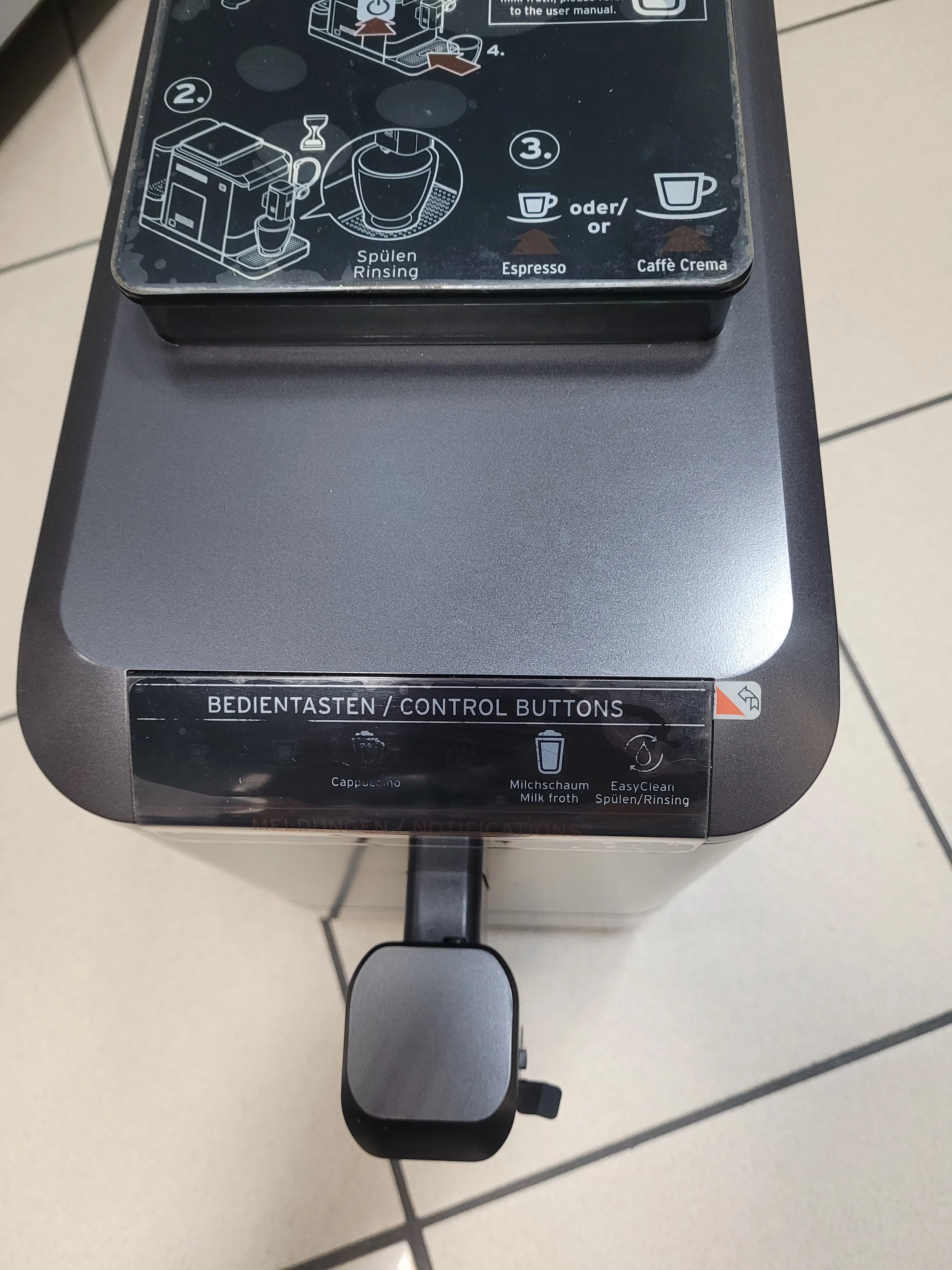 automatyczny-ekspres-tchibo-esperto-2-milk-granite-black-wbudowany-mlynek-596-1