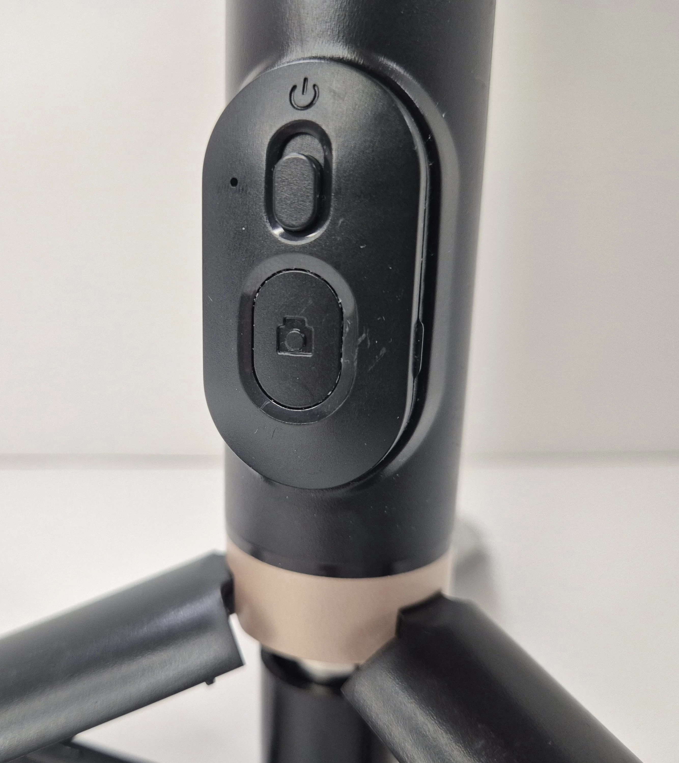 selfie-stick-czarny-bt-kod-producenta-uchwyt-na-smartphone-kamer-bluetooth-do-zdjec