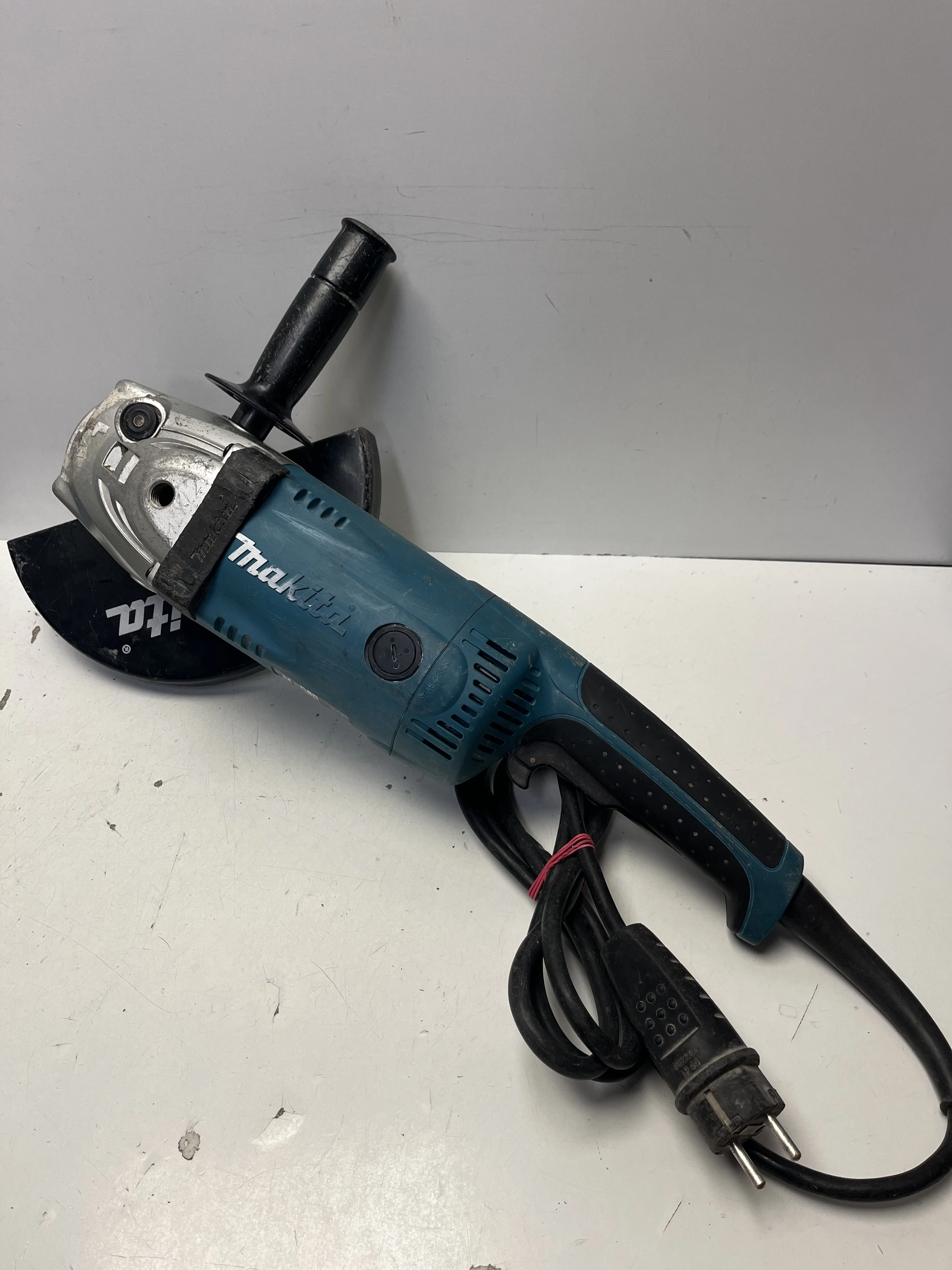 szlifierka-katowa-makita-ga9020r-osiedle-teatralne-3u15-krakow