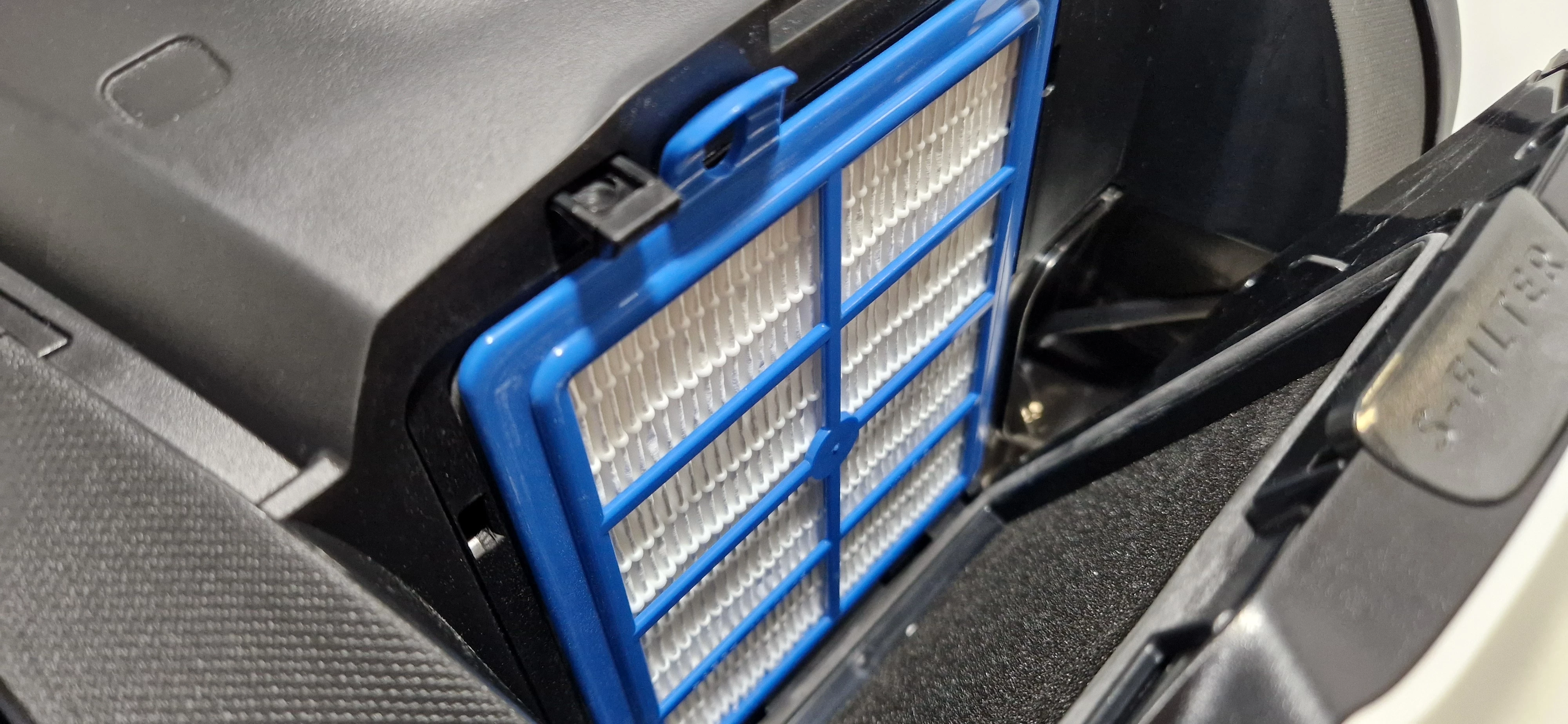 odkurzacz-elekrolux-silence-pd82-alrg-stan-bdb-bardzo-cichy-zasieg-pracy-1200