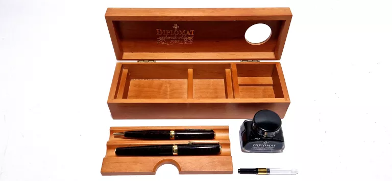 zestaw-diplomat-classic-collection-1922f-piorodlugopiskalamarz-zloto-750-warszawska-162-lomianki