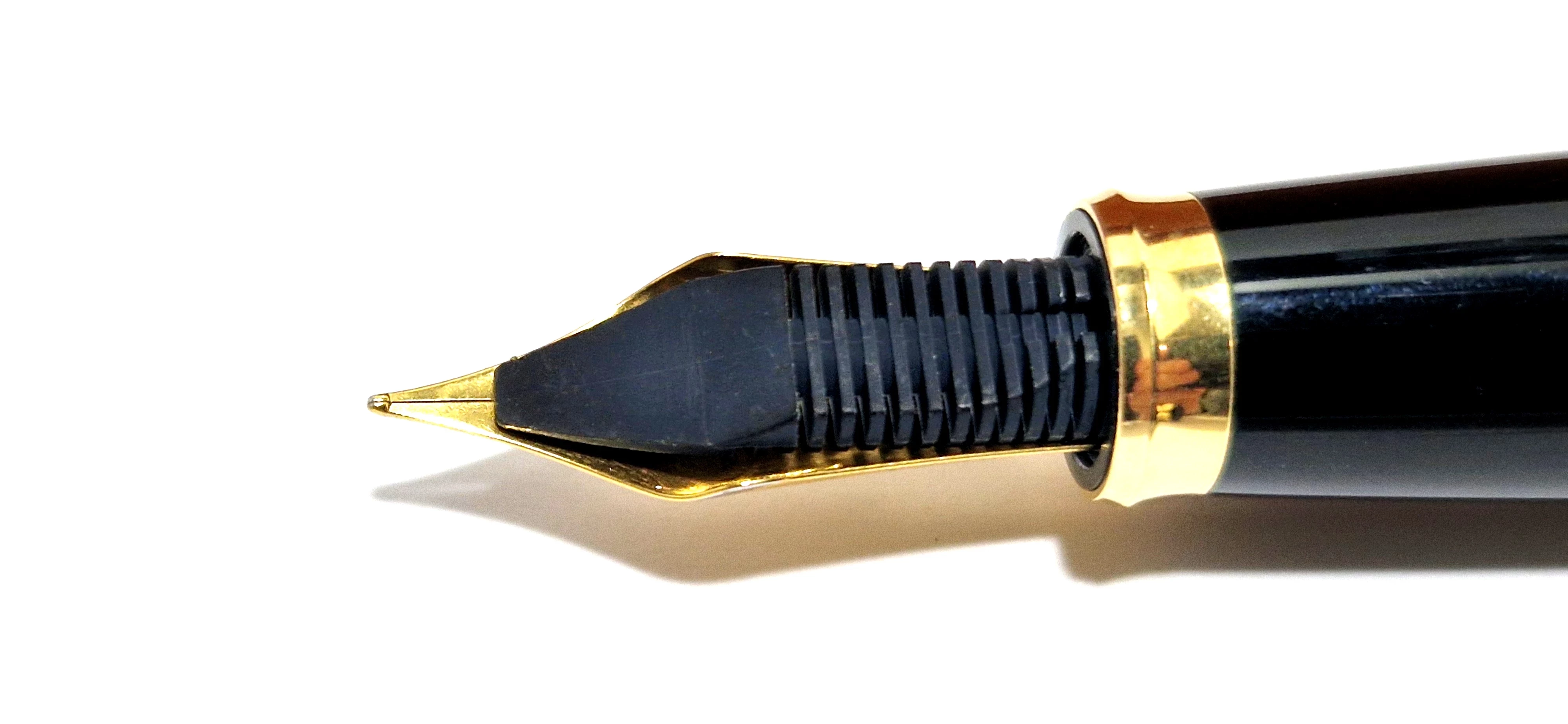 zestaw-diplomat-classic-collection-1922f-piorodlugopiskalamarz-zloto-750-product-id-9386cbae-714e-495c-8eb0-1559f7726354