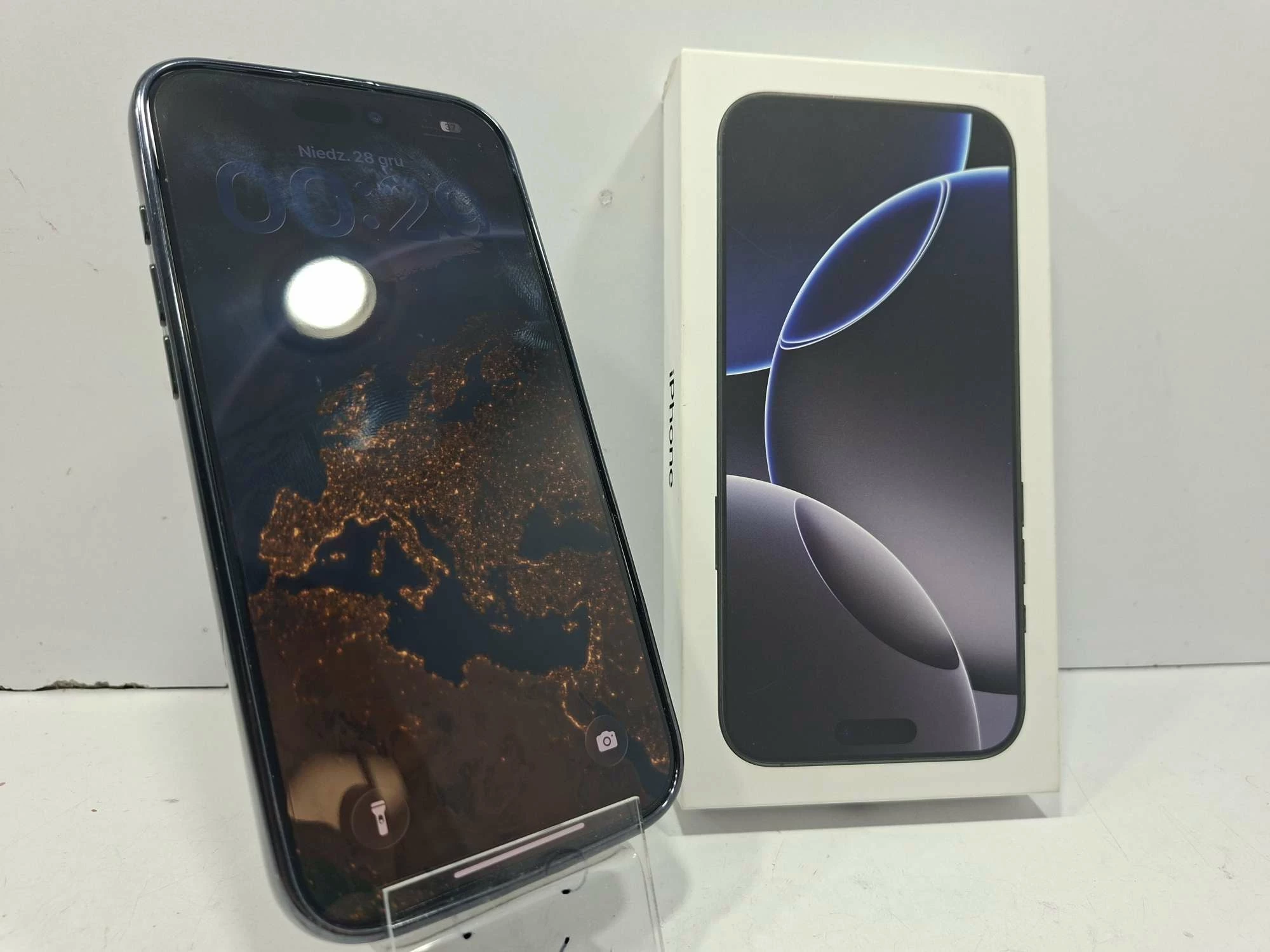 telefon-iphone-16-pro-max-100-bat-t-mobile-ean-gtin-195949805691