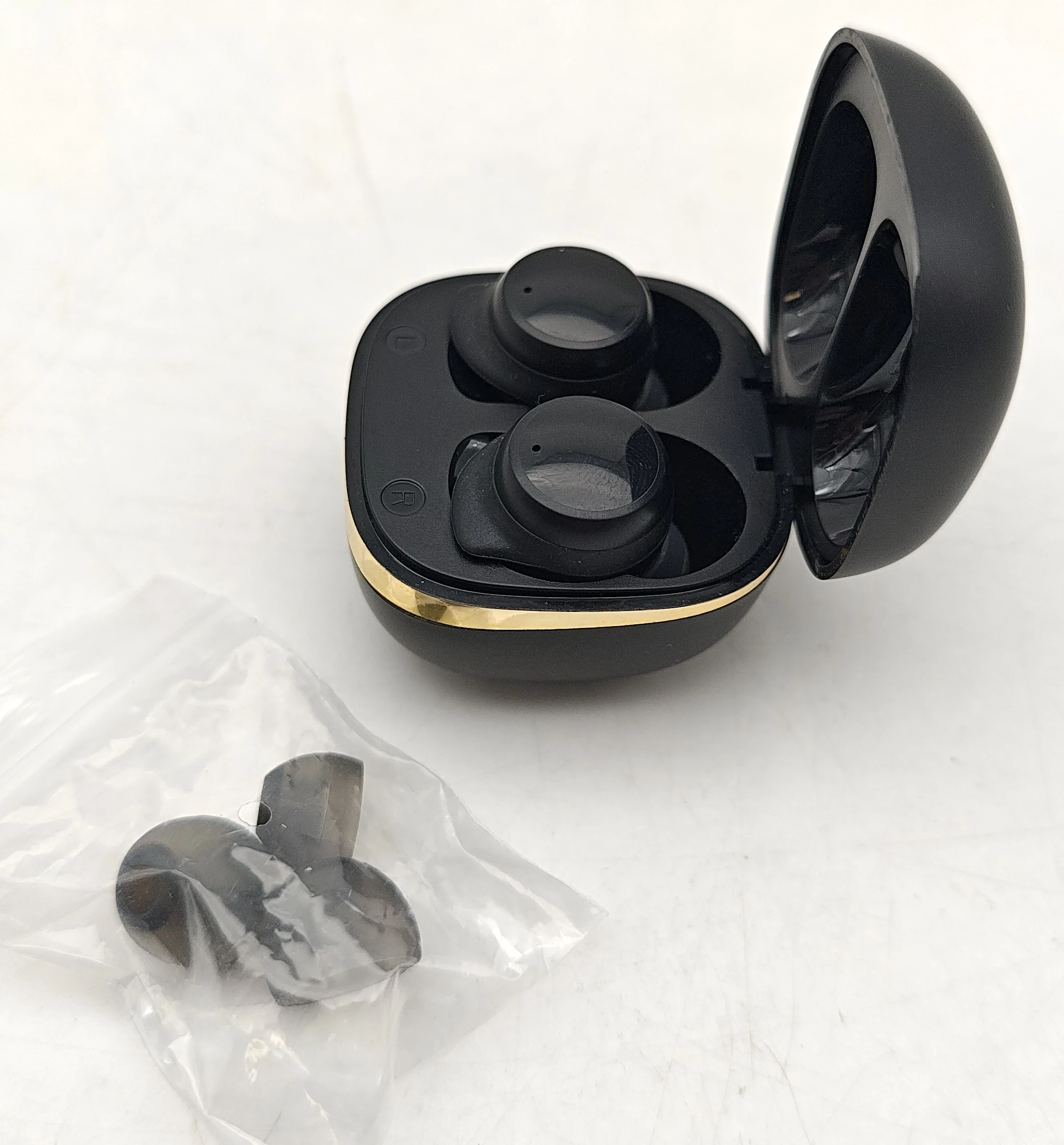 sluchawki-bt-utility-project-czarne-legionow-28-torun