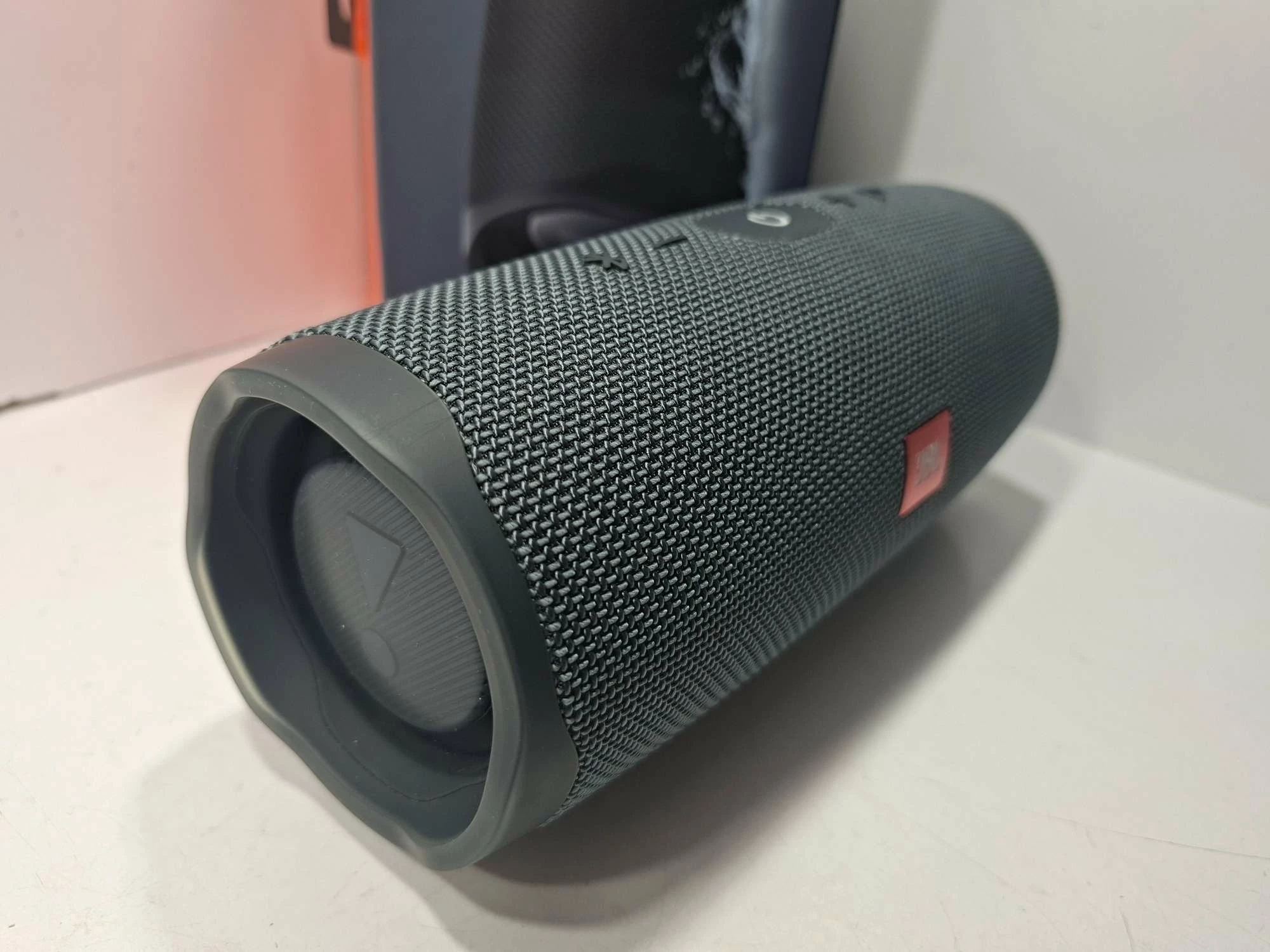 glosnik-mobilny-jbl-charge-essential-2-stan-11323-2