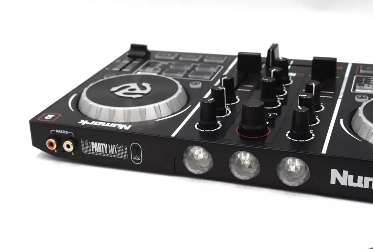 kontroler-dj-numark-partymix-opis-wspolczynnik-sygnalszum-3