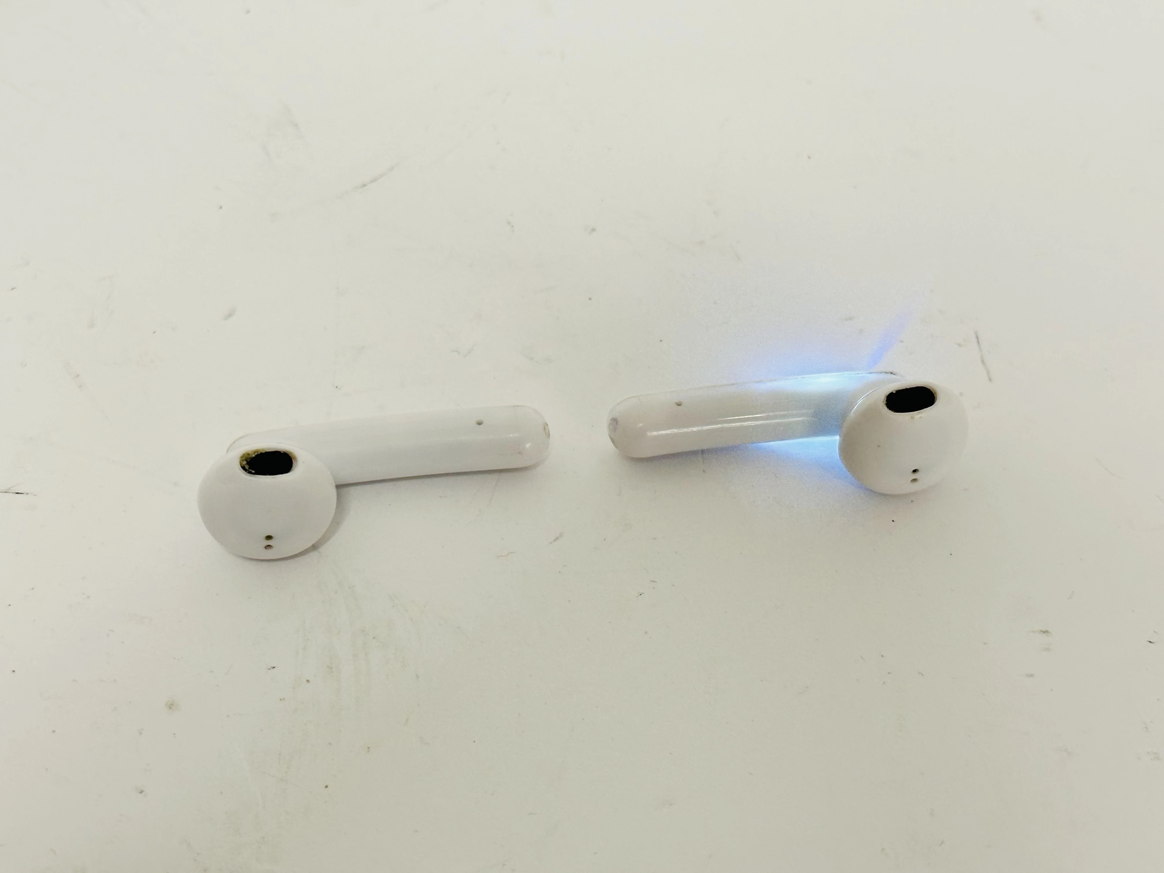 sluchawki-tws-in-ears-biale-td-tws-01-mx-stan-11323-2