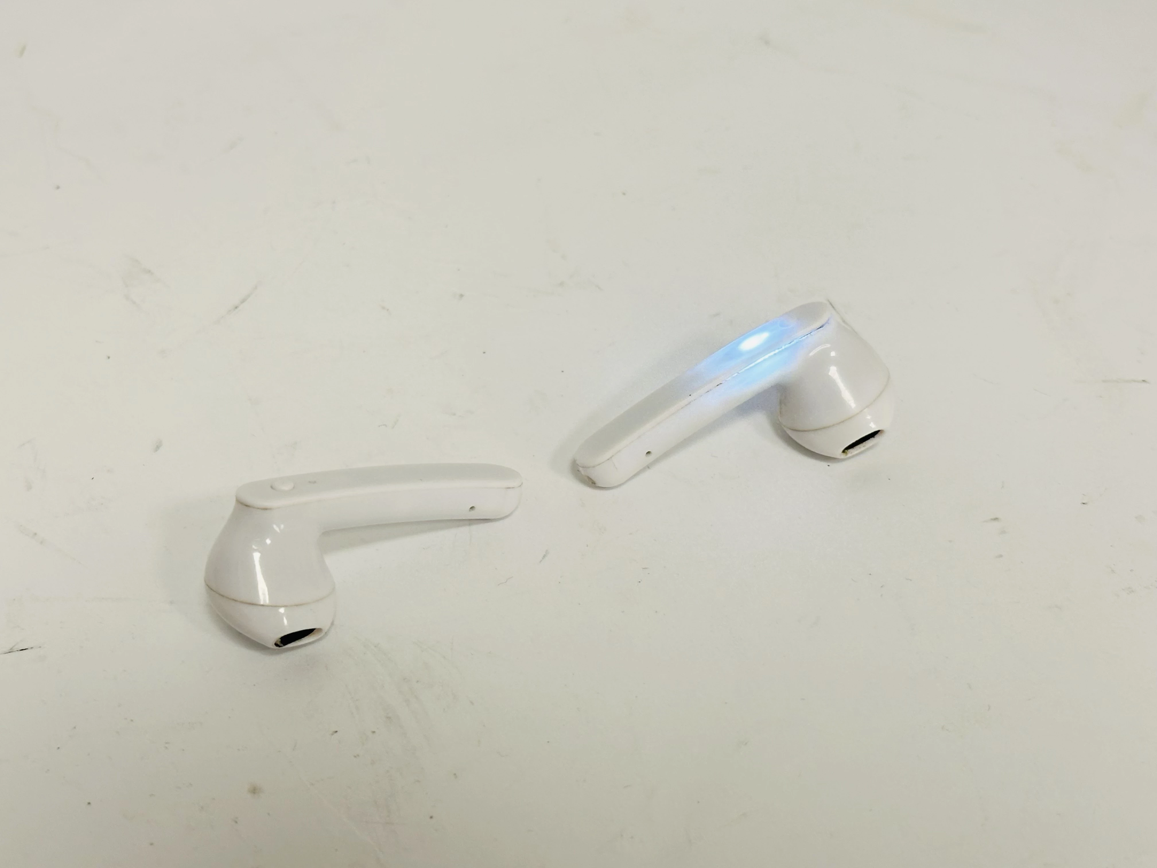 sluchawki-tws-in-ears-biale-td-tws-01-mx-ean-gtin-060059877404