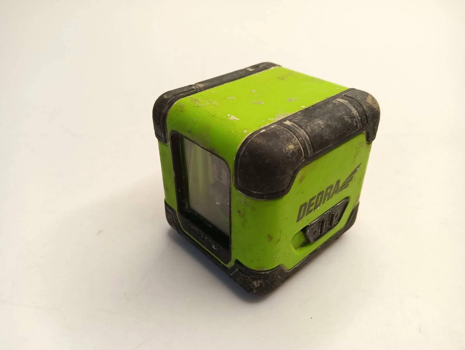 laser-krzyzowy-dedra-mc0920-pilsudskiego-91-zawiercie