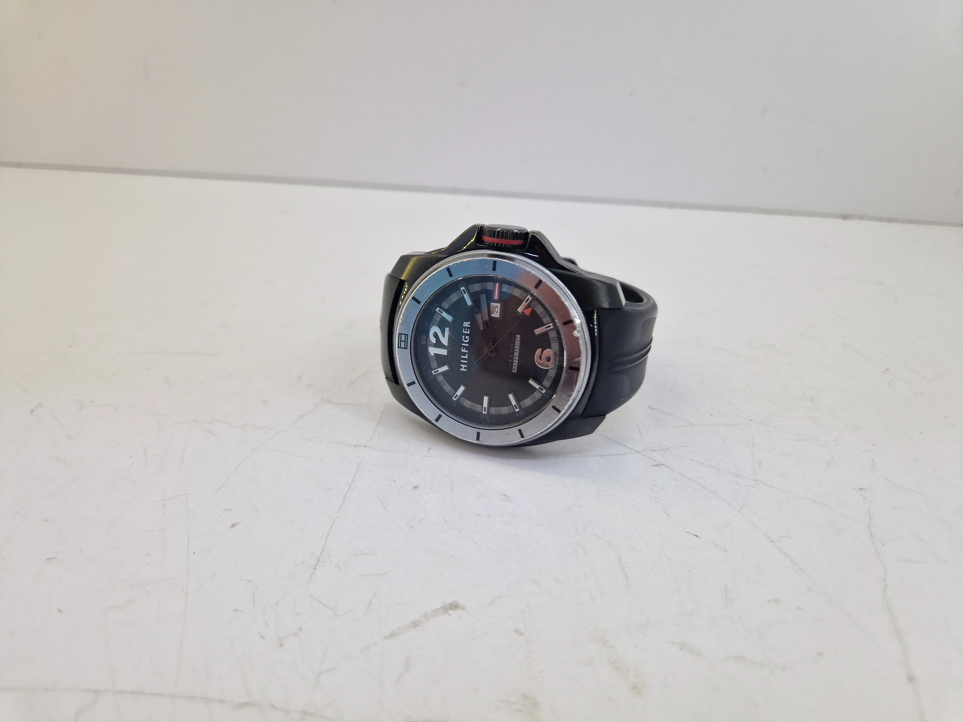 zegarek-meski-tommy-hilfiger-1791114-windsurf-czerwony-dwor-24-gdansk