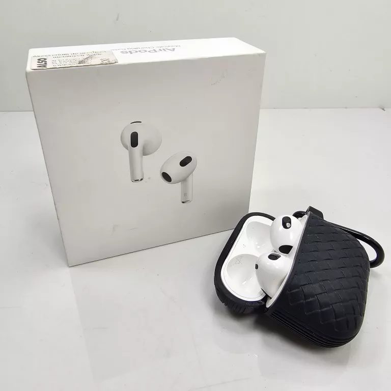 sluchawki-airpods-3rt-a2565-pokrowiec-okopowa-7a-warszawa