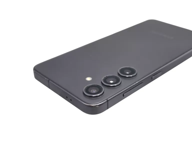 telefon-smartfon-samsung-galaxy-s24-przekatna-ekranu-620