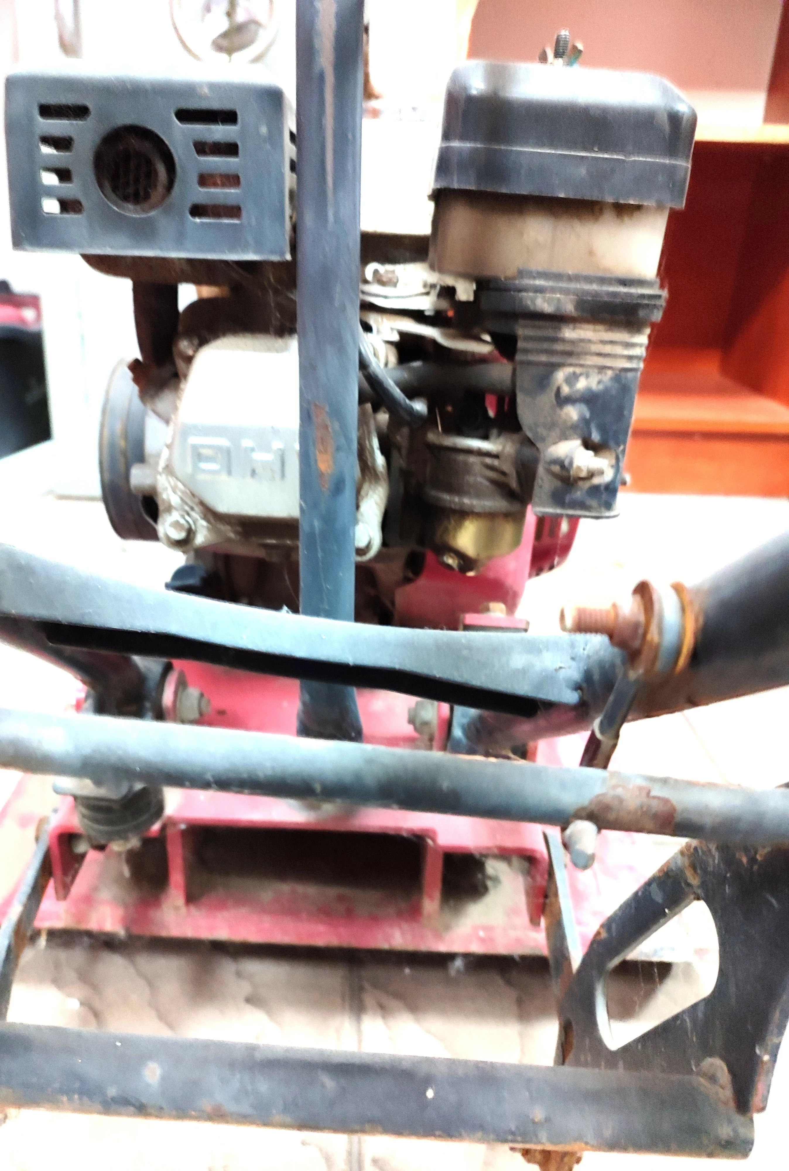 zageszczarka-plytowa-110kg-waga-11000