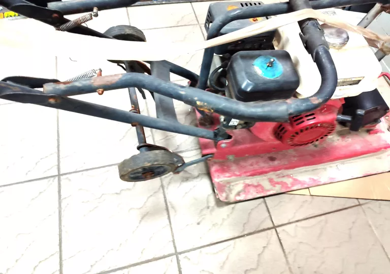 zageszczarka-plytowa-110kg-stan-11323-2