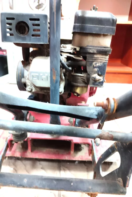 zageszczarka-plytowa-110kg-waga-11000