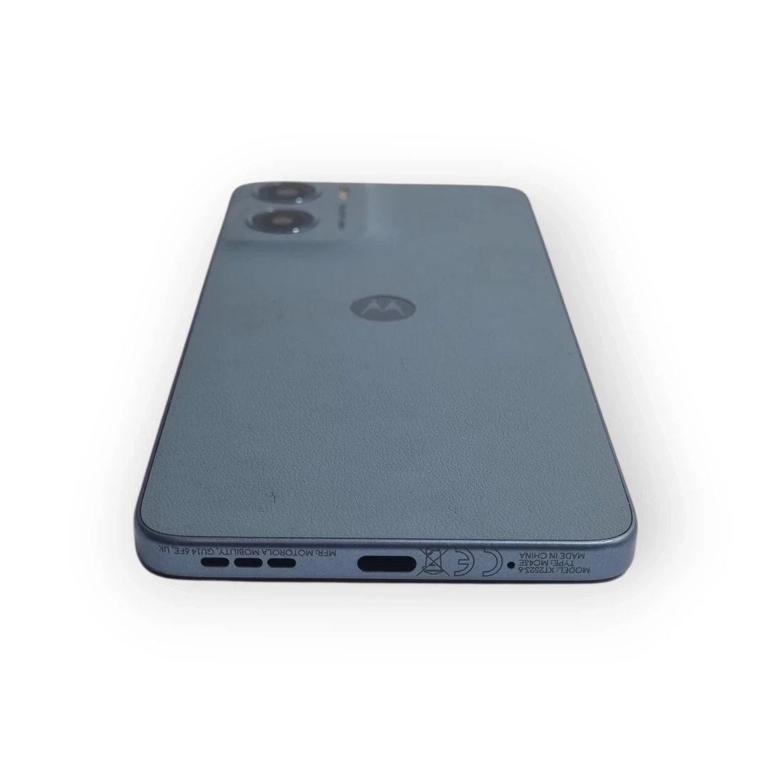 telefon-motorola-moto-e15-64gb-kod-producenta-pb6s0013fr