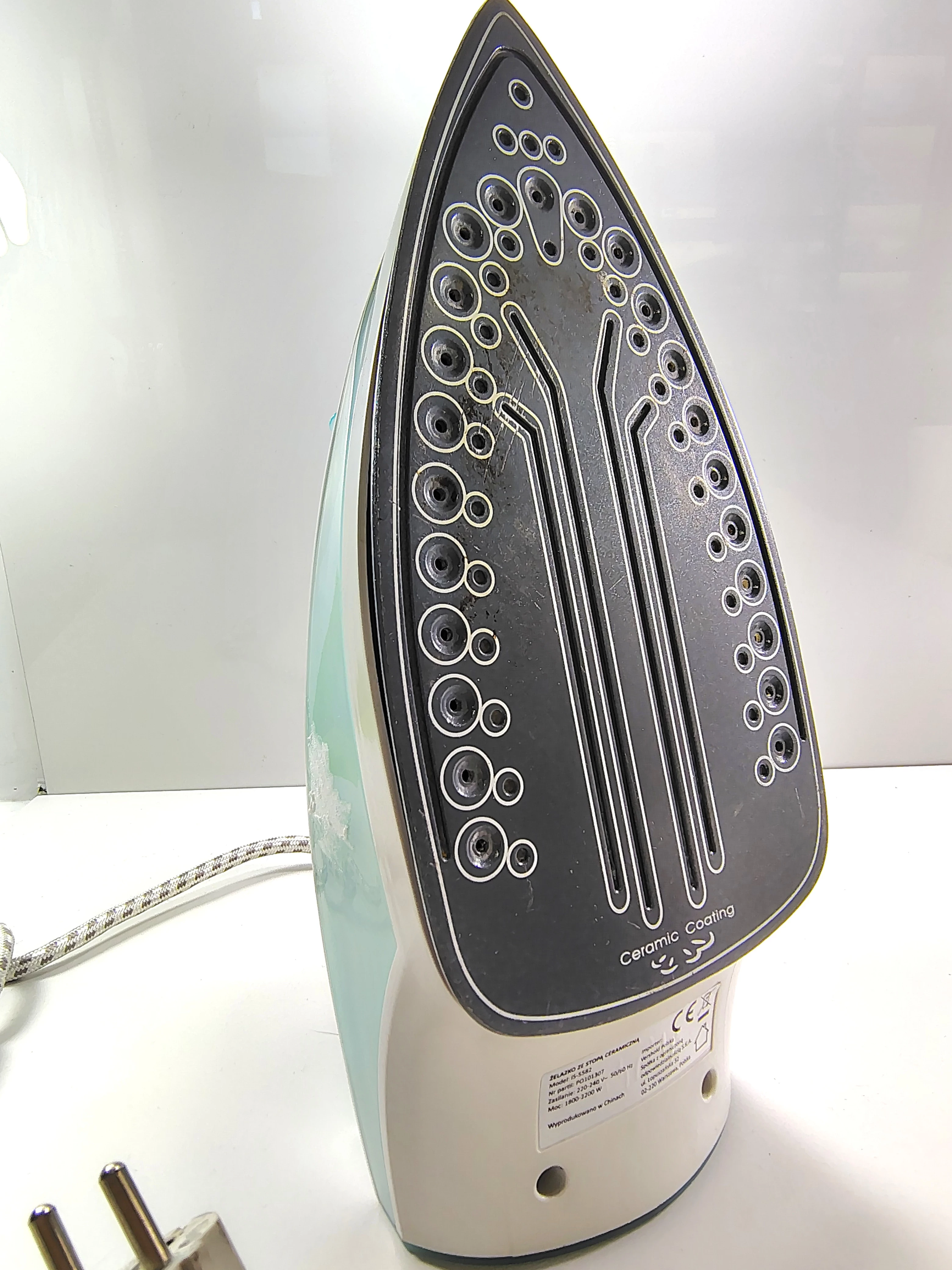 zelazko-ze-stopa-ceramiczna-pro-efficiency-stan-11323-2