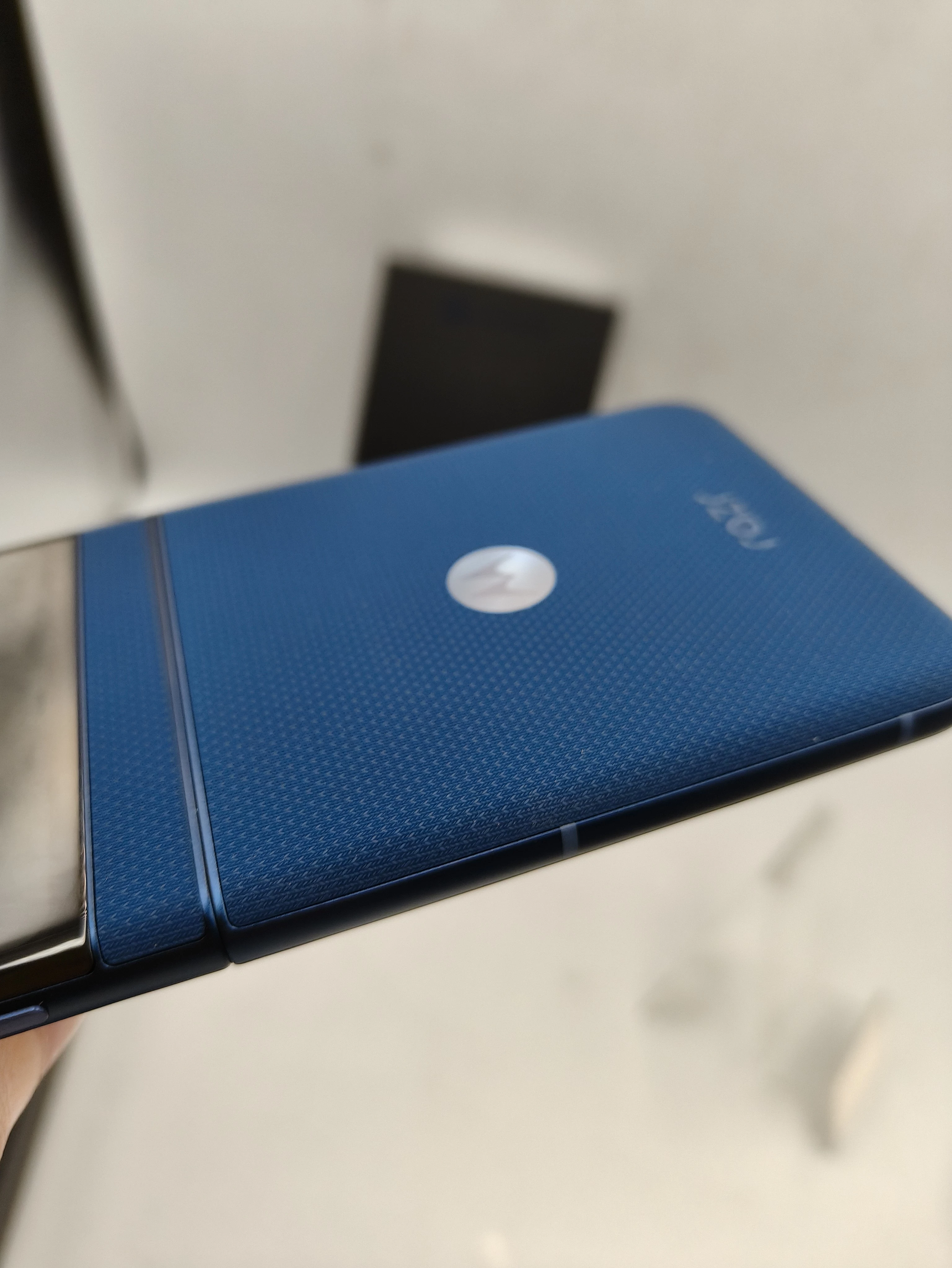 telefon-motorola-razr-60-8256gb-stan-11323-2