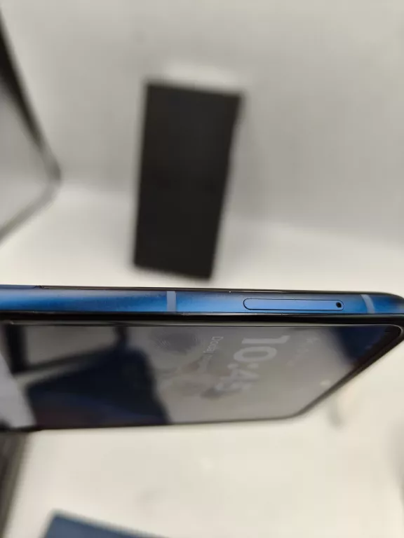 telefon-motorola-razr-60-8256gb-przekatna-ekranu-690