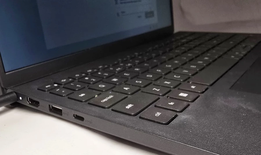 laptop-dell-inspiron-15-3525-zasil-przekatna-ekranu-1560