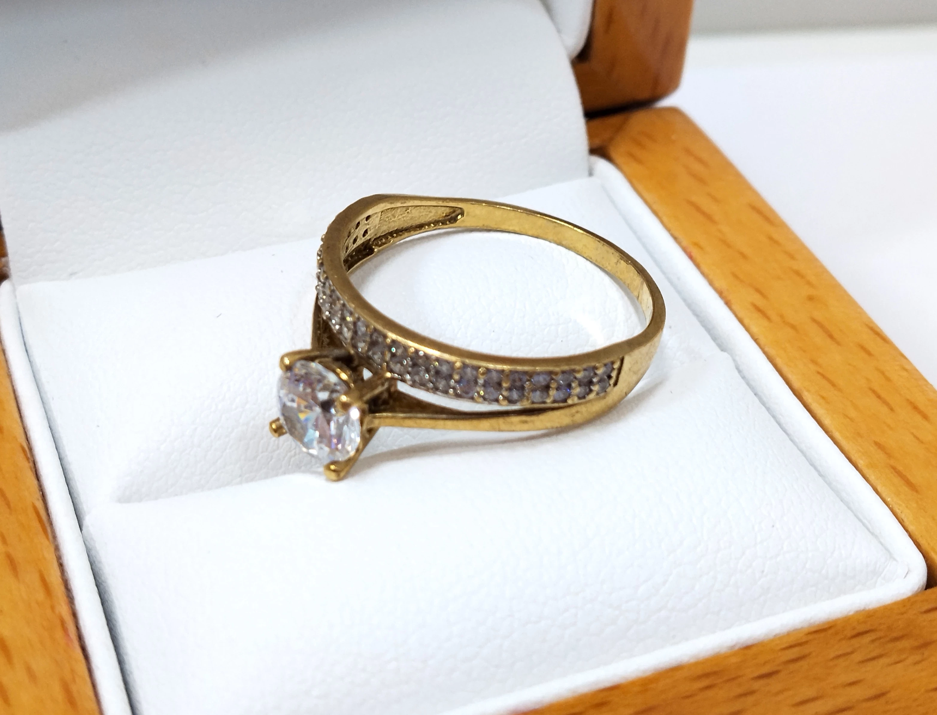 zloty-pierscionek-z-cyrkonia-333-236g-r19-kamien-17088-524288