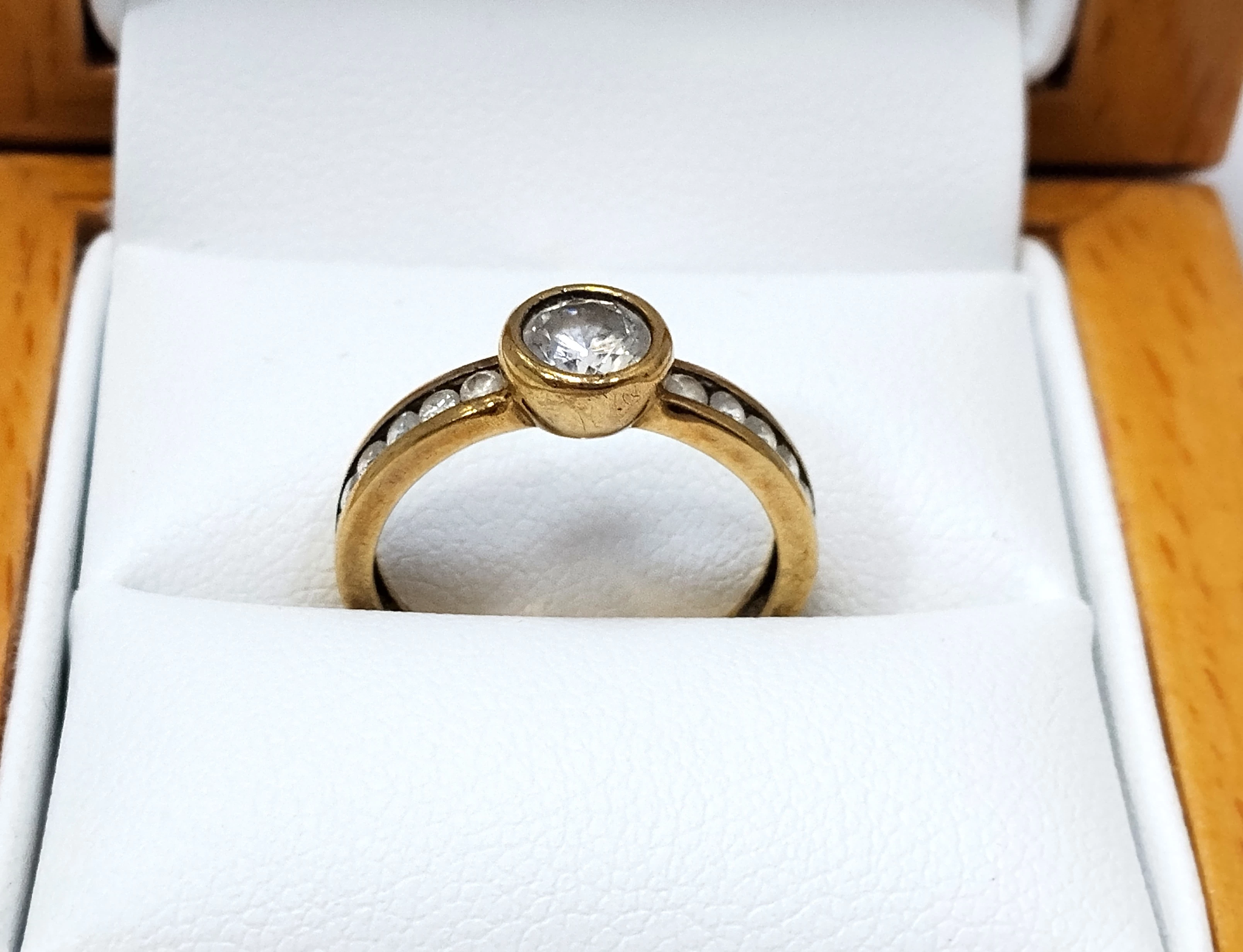 zloty-pierscionek-cyrkonia-333-220-r10-stan-11323-2