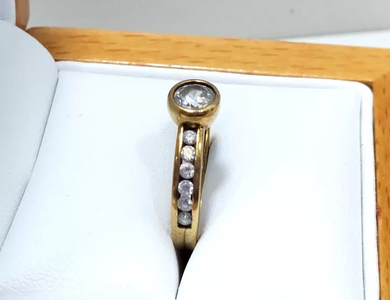 zloty-pierscionek-cyrkonia-333-220-r10-rodzaj-2205-16