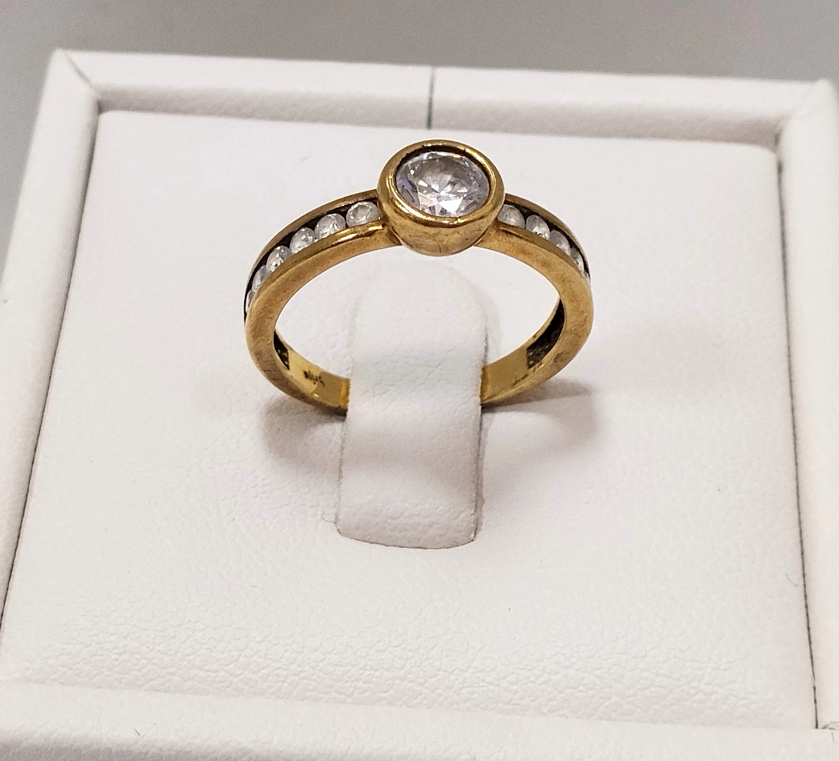 zloty-pierscionek-cyrkonia-333-220-r10-aleje-karola-marcinkowskiego-15-poznan